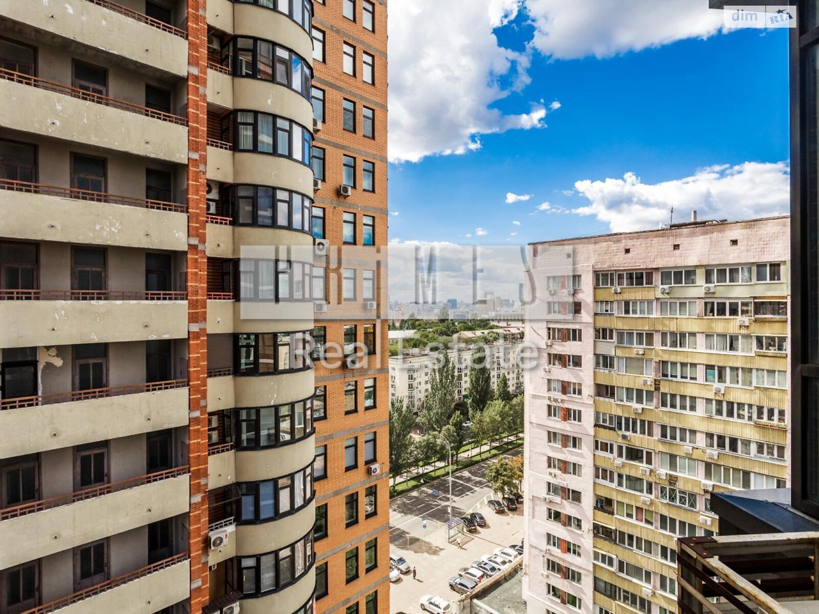 Продажа трехкомнатной квартиры в Киеве, на бул. Леси Украинки 7В, район Печерск фото 1