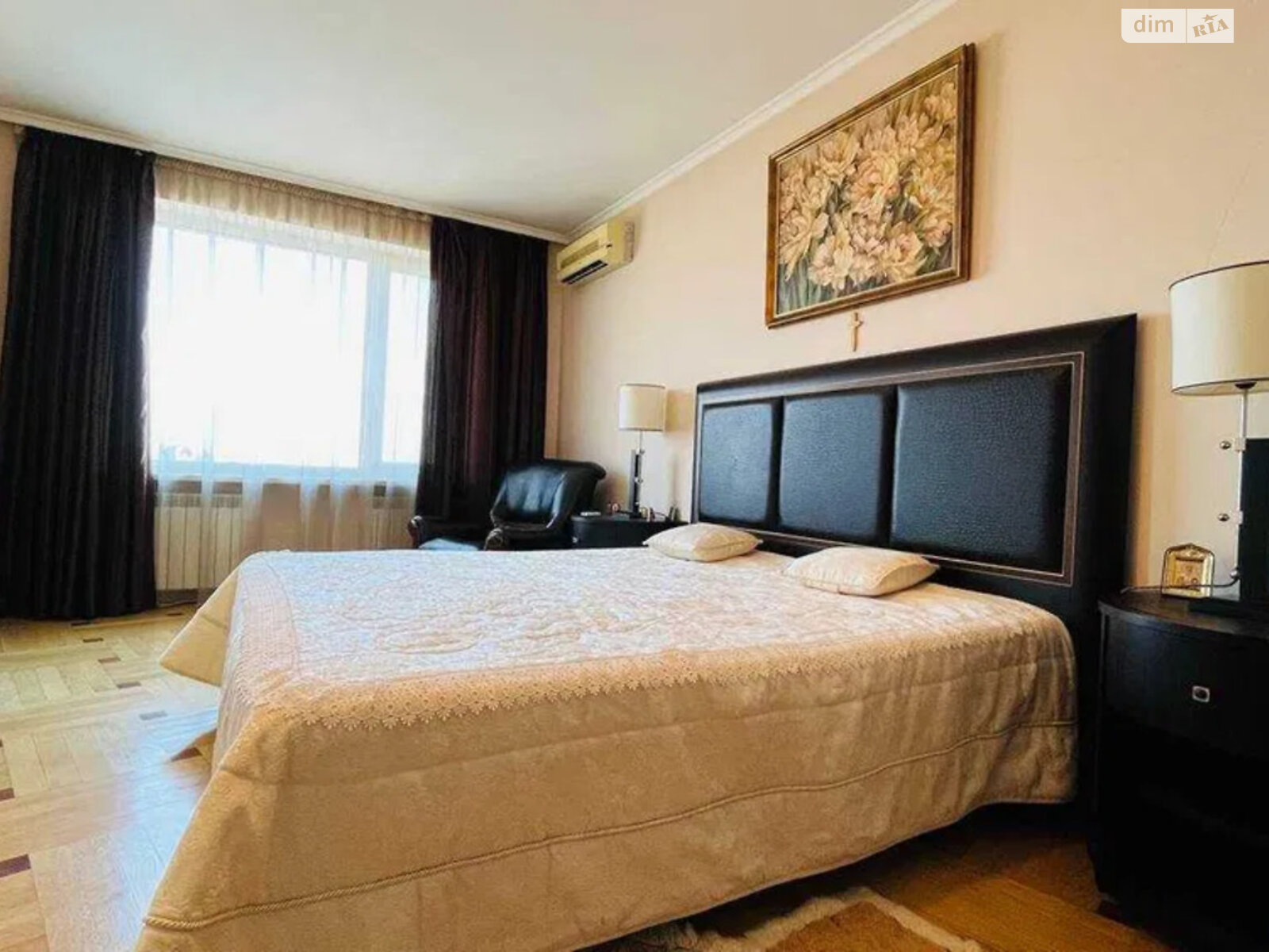 Продажа трехкомнатной квартиры в Киеве, на бул. Леси Украинки 21А, район Печерск фото 1