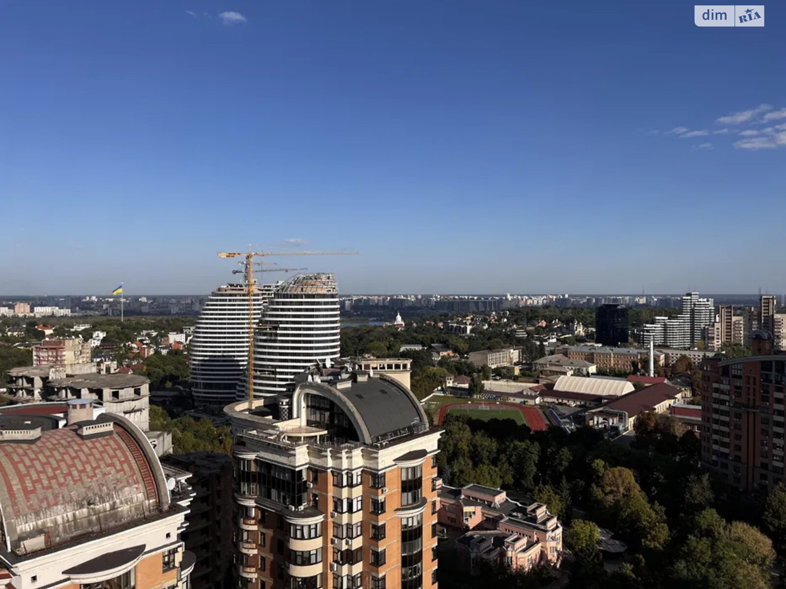 Продажа трехкомнатной квартиры в Киеве, на бул. Леси Украинки 21А, район Печерск фото 1