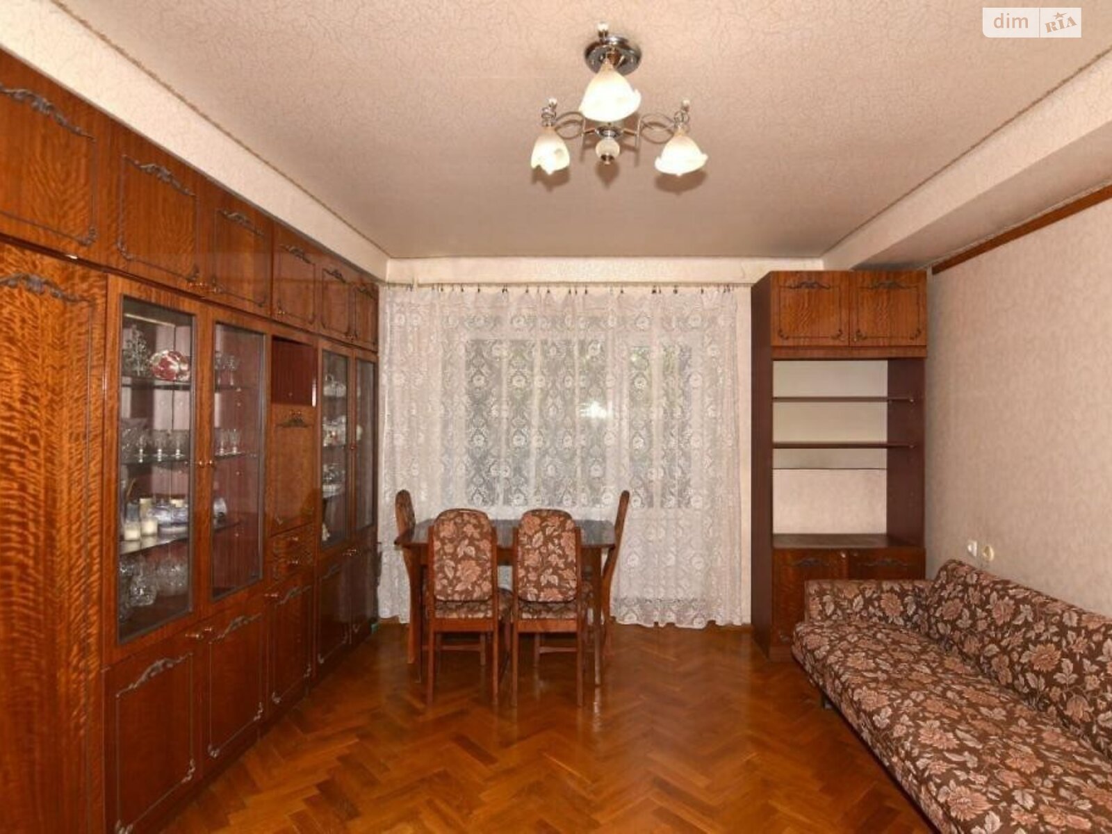 Продажа трехкомнатной квартиры в Киеве, на пл. Леси Украинки 5, район Печерск фото 1