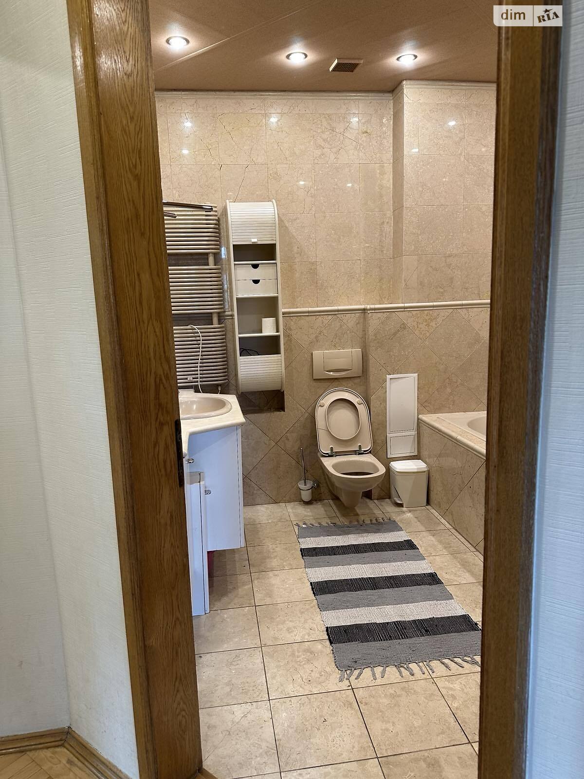Продаж чотирикімнатної квартири в Києві, на вул. Лейпцизька 2/37, кв. 135, район Печерськ фото 1 Продаж чотирикімнатної квартири в Києві, на вул. Лейпцизька 2/37, кв. 135, район Печерськ фото 1