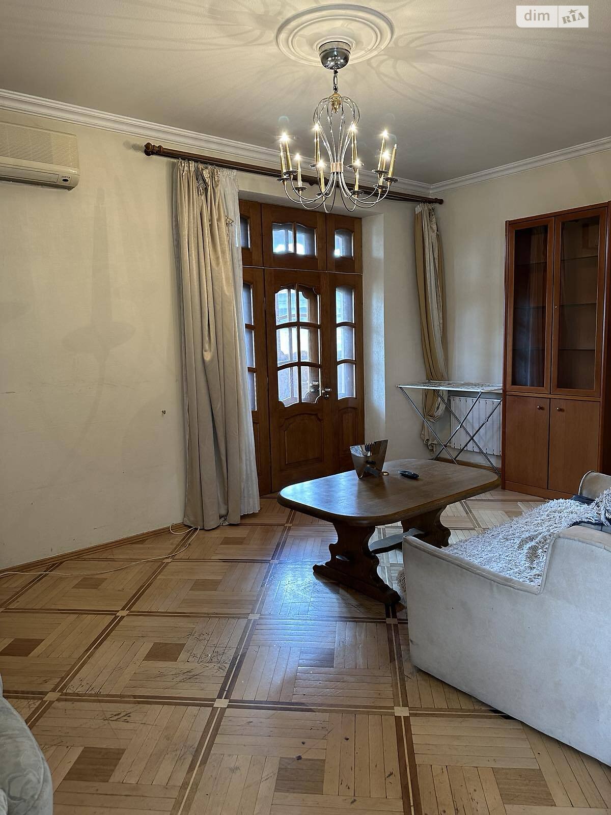 Продаж чотирикімнатної квартири в Києві, на вул. Лейпцизька 2/37, кв. 135, район Печерськ фото 1 Продаж чотирикімнатної квартири в Києві, на вул. Лейпцизька 2/37, кв. 135, район Печерськ фото 1