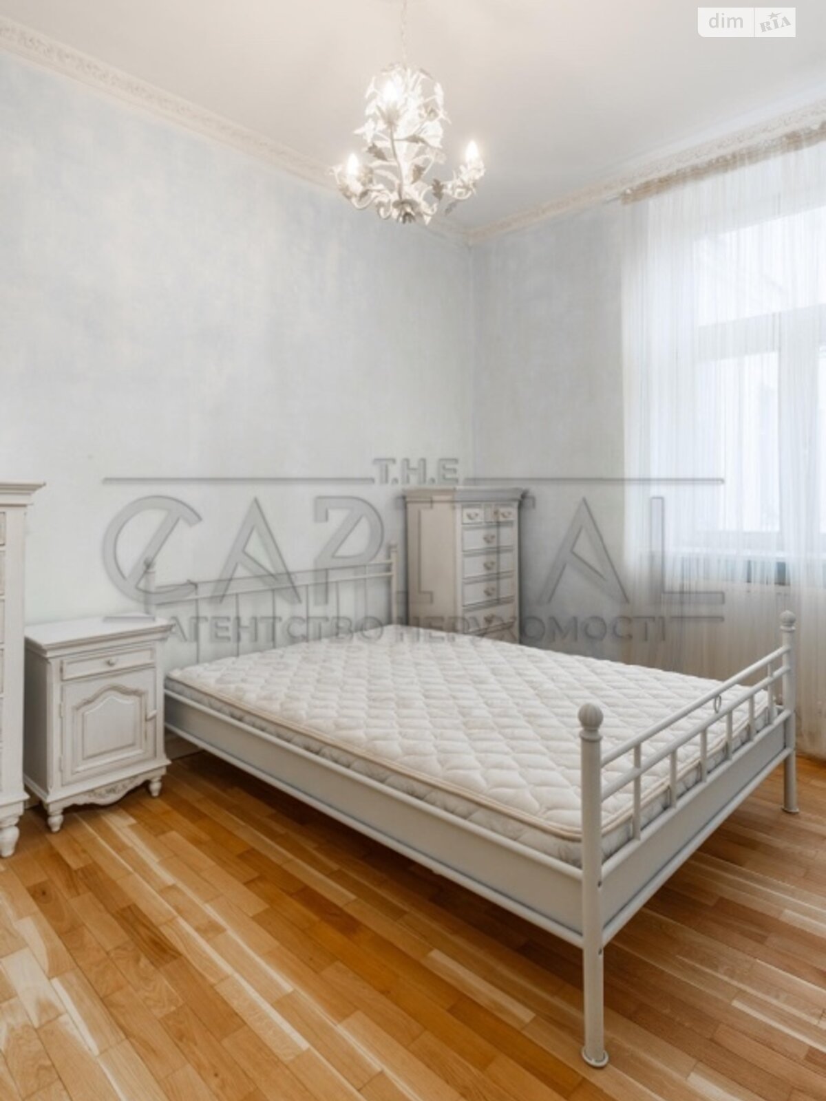Продажа четырехкомнатной квартиры в Киеве, на ул. Липская 12, район Печерск фото 1 Продажа четырехкомнатной квартиры в Киеве, на ул. Липская 12, район Печерск фото 1