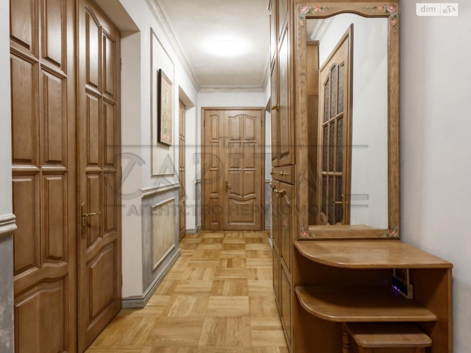 Продажа четырехкомнатной квартиры в Киеве, на ул. Липская 12, район Печерск фото 1 Продажа четырехкомнатной квартиры в Киеве, на ул. Липская 12, район Печерск фото 1