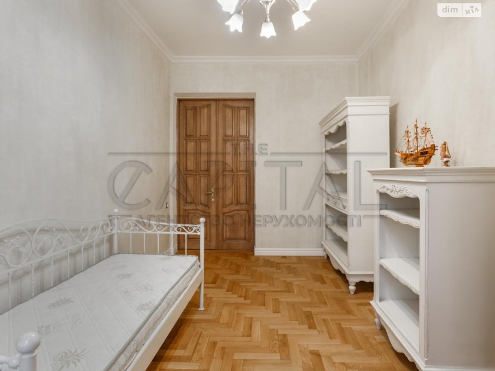 Продажа четырехкомнатной квартиры в Киеве, на ул. Липская 12, район Печерск фото 1 Продажа четырехкомнатной квартиры в Киеве, на ул. Липская 12, район Печерск фото 1