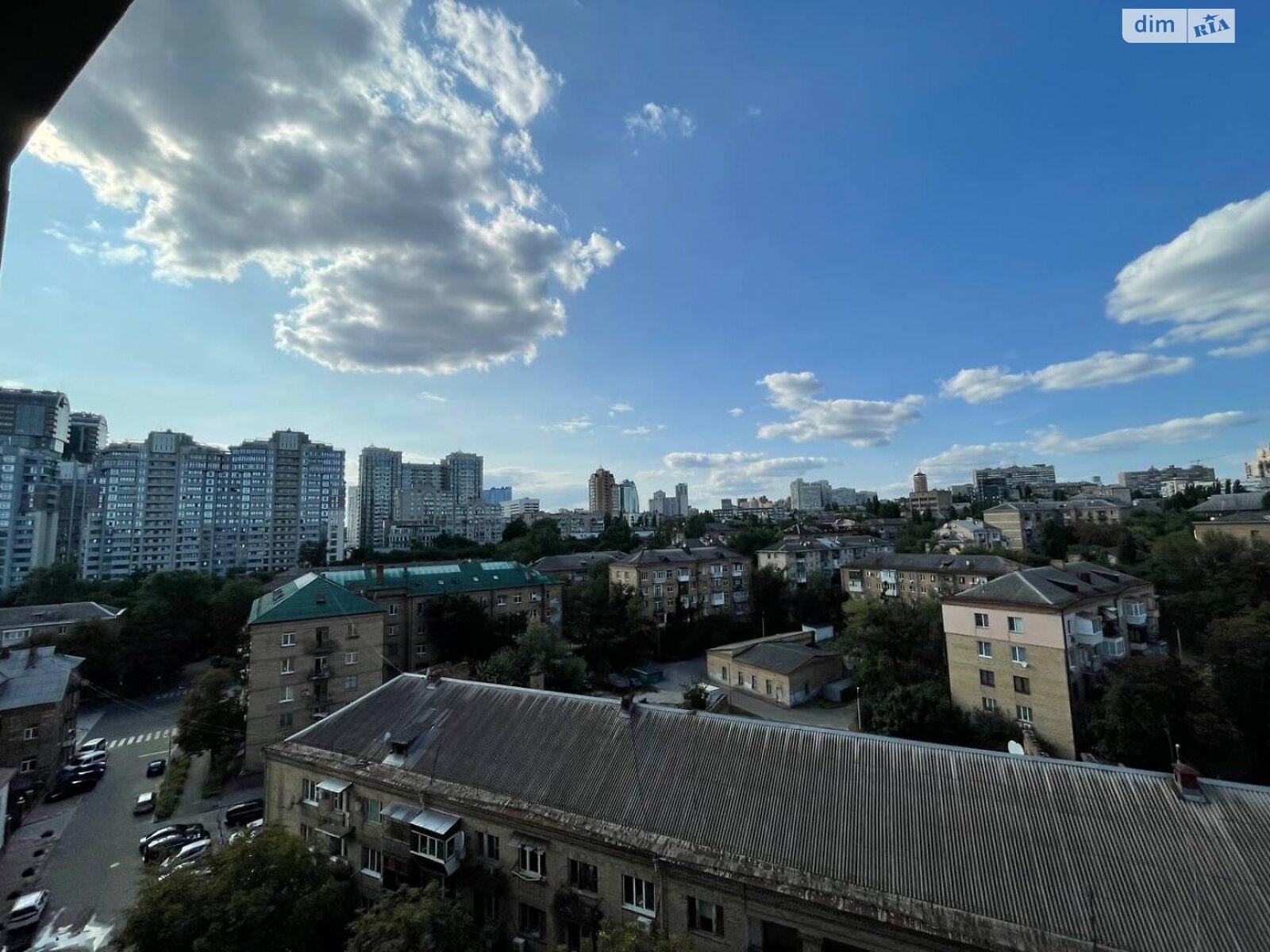 Продаж трикімнатної квартири в Києві, на вул. Михайла Бойчука 17, район Печерськ фото 1 Продаж трикімнатної квартири в Києві, на вул. Михайла Бойчука 17, район Печерськ фото 1