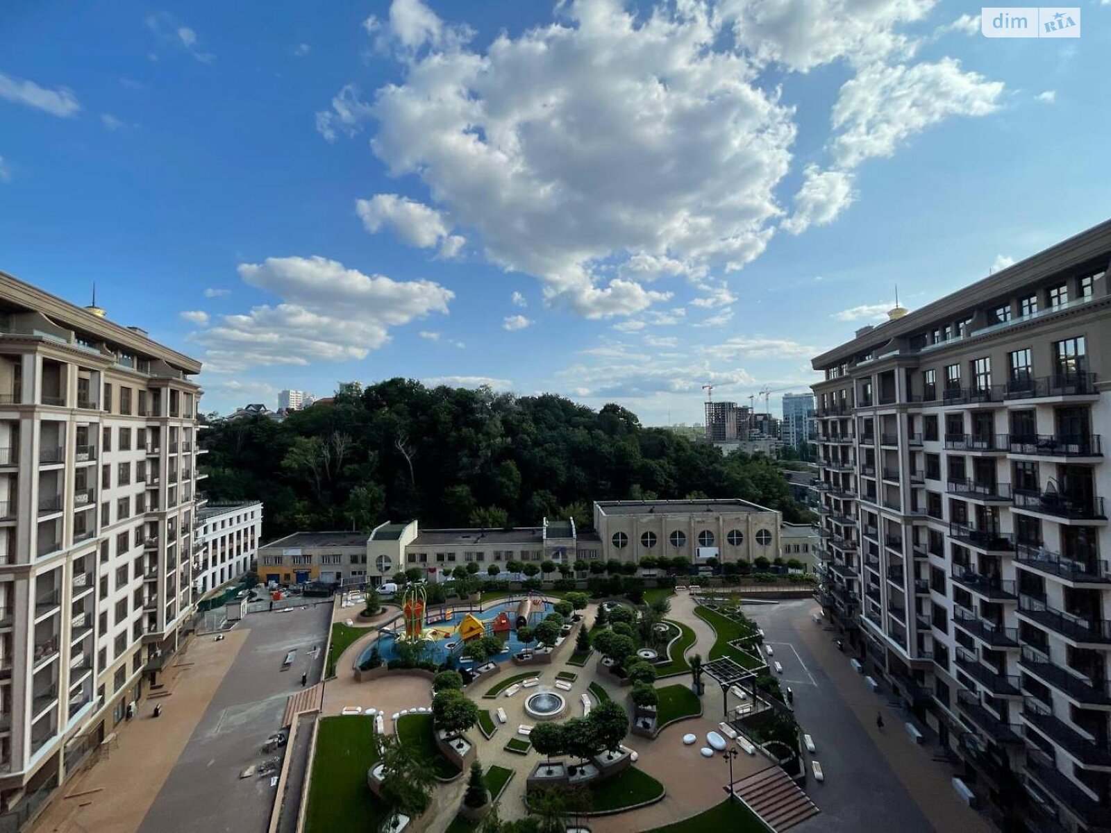 Продаж трикімнатної квартири в Києві, на вул. Михайла Бойчука 17, район Печерськ фото 1 Продаж трикімнатної квартири в Києві, на вул. Михайла Бойчука 17, район Печерськ фото 1