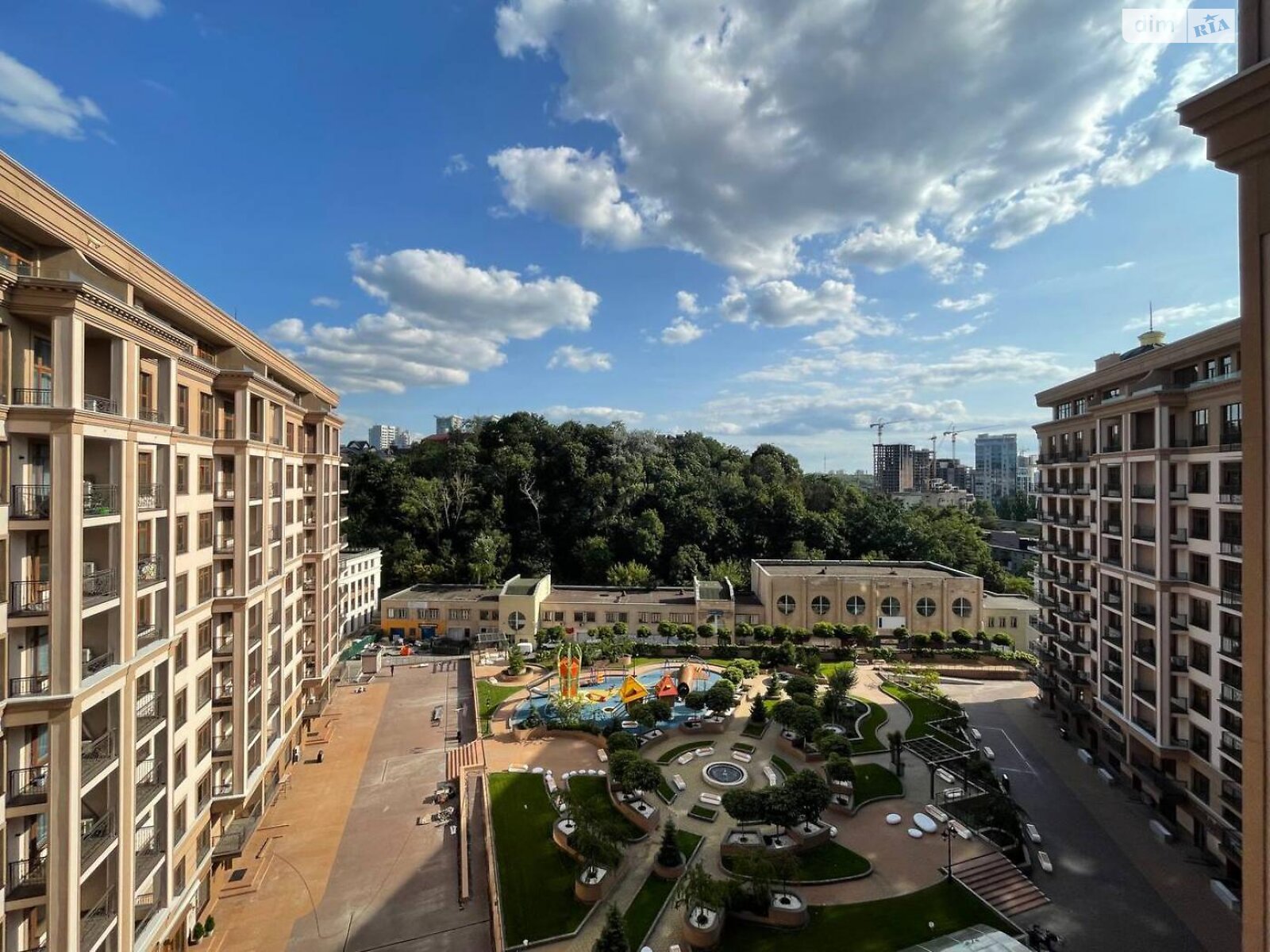 Продаж трикімнатної квартири в Києві, на вул. Михайла Бойчука 17, район Печерськ фото 1 Продаж трикімнатної квартири в Києві, на вул. Михайла Бойчука 17, район Печерськ фото 1