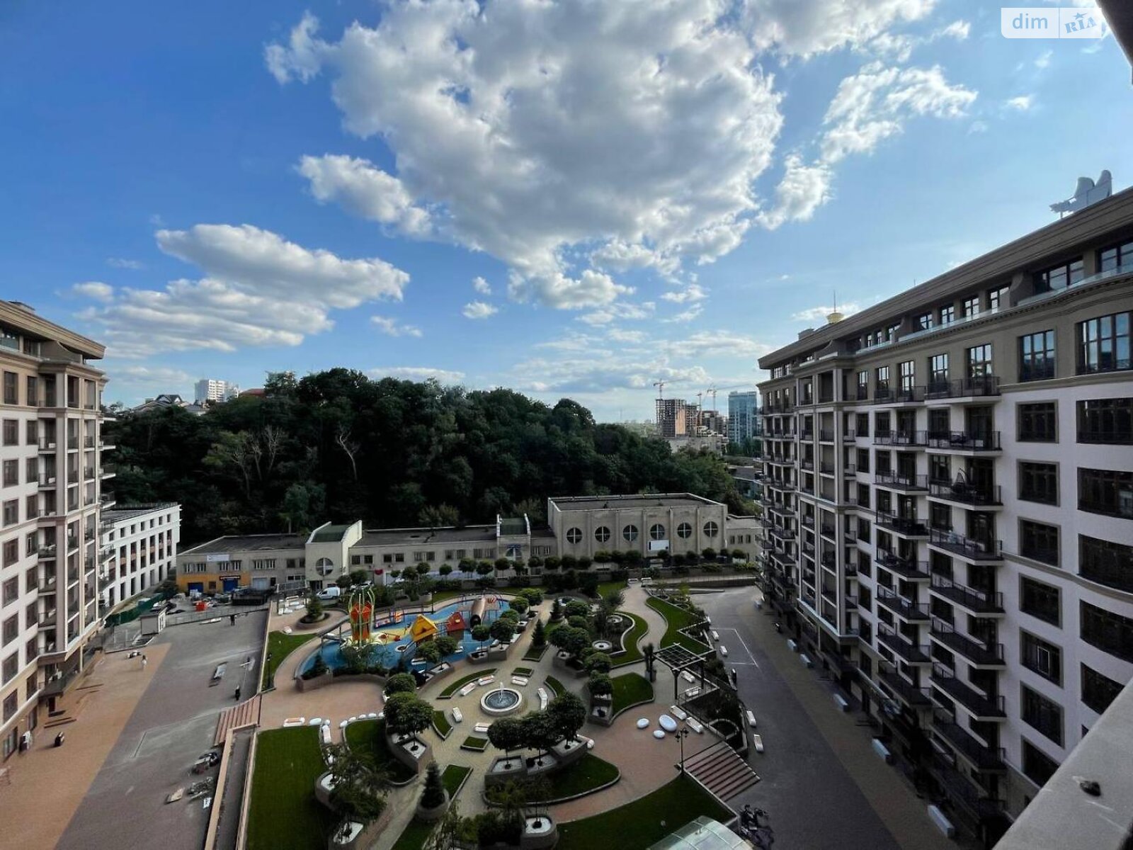 Продаж трикімнатної квартири в Києві, на вул. Михайла Бойчука 17, район Печерськ фото 1 Продаж трикімнатної квартири в Києві, на вул. Михайла Бойчука 17, район Печерськ фото 1
