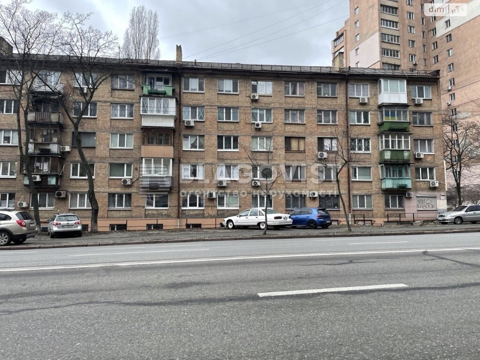 Продажа трехкомнатной квартиры в Киеве, на ул. Михаила Бойчука 34, район Печерск фото 1