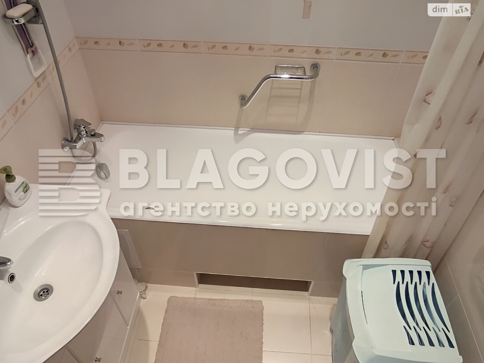 Продаж трикімнатної квартири в Києві, на вул. Михайла Омеляновича-Павленка 19А, район Печерськ фото 1 Продаж трикімнатної квартири в Києві, на вул. Михайла Омеляновича-Павленка 19А, район Печерськ фото 1