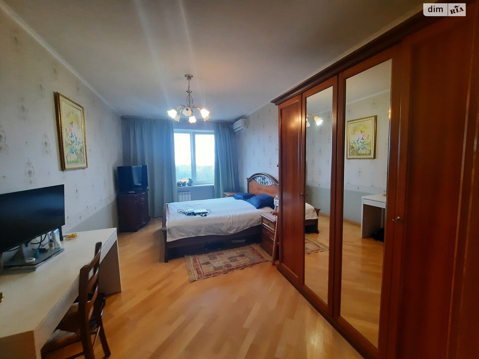 Продажа трехкомнатной квартиры в Киеве, на ул. Михаила Омельяновича-Павленко 11, район Печерск фото 1 Продажа трехкомнатной квартиры в Киеве, на ул. Михаила Омельяновича-Павленко 11, район Печерск фото 1