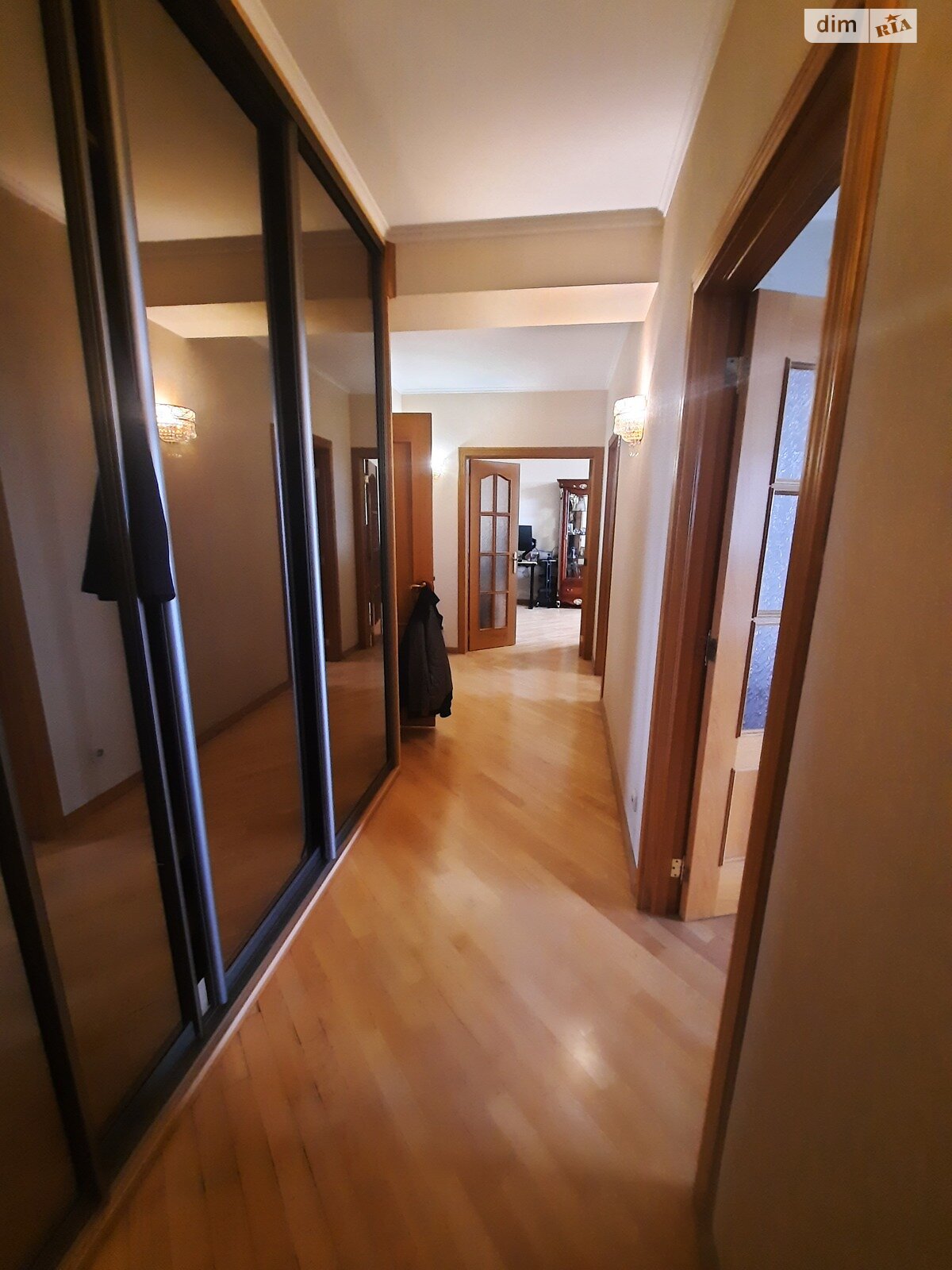 Продажа трехкомнатной квартиры в Киеве, на ул. Михаила Омельяновича-Павленко 11, район Печерск фото 1 Продажа трехкомнатной квартиры в Киеве, на ул. Михаила Омельяновича-Павленко 11, район Печерск фото 1