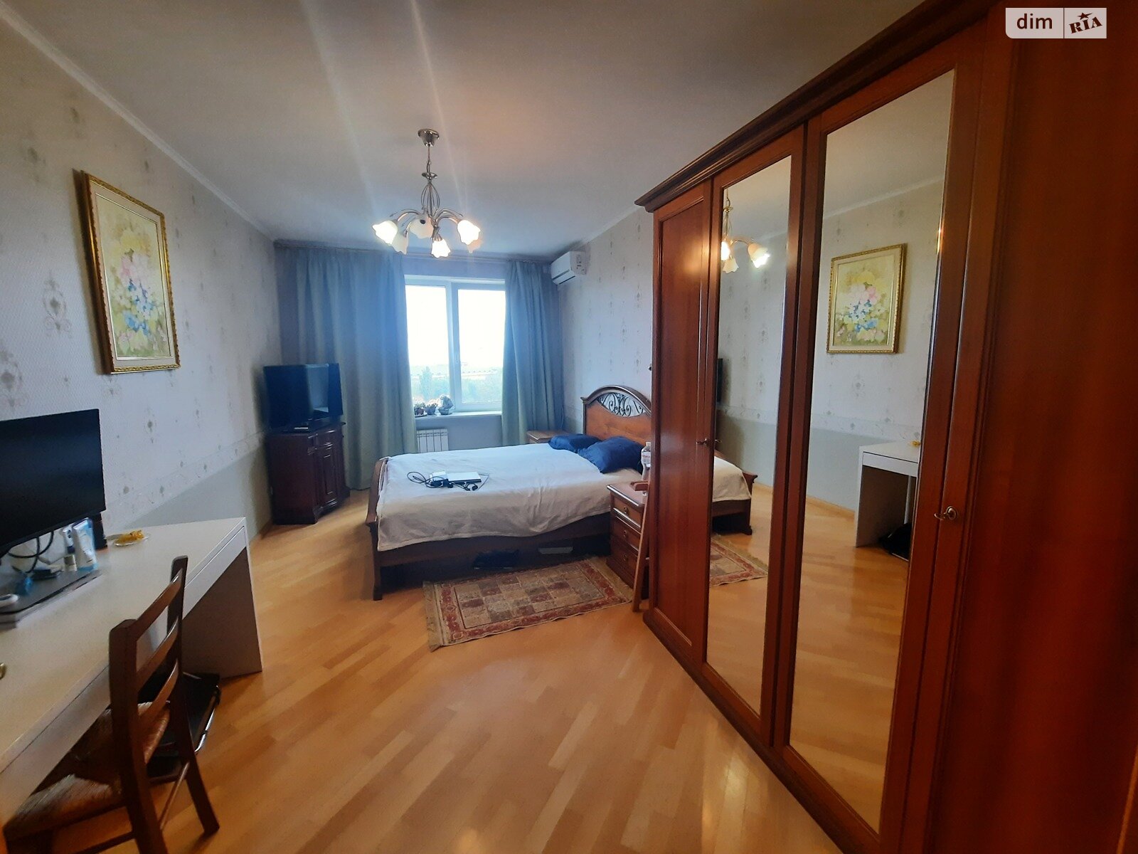 Продажа трехкомнатной квартиры в Киеве, на ул. Михаила Омельяновича-Павленко 11, район Печерск фото 1 Продажа трехкомнатной квартиры в Киеве, на ул. Михаила Омельяновича-Павленко 11, район Печерск фото 1