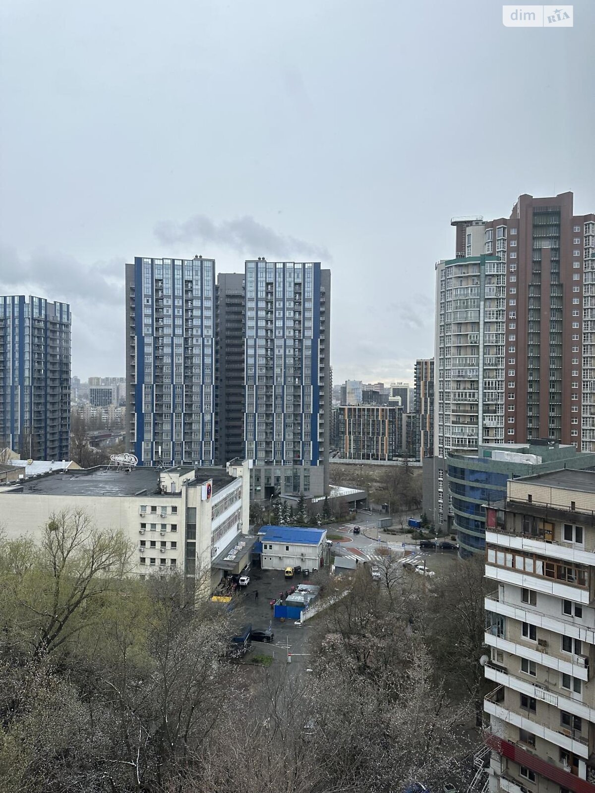 Продажа трехкомнатной квартиры в Киеве, на ул. Павла Загребельного 11, район Печерск фото 1 Продажа трехкомнатной квартиры в Киеве, на ул. Павла Загребельного 11, район Печерск фото 1