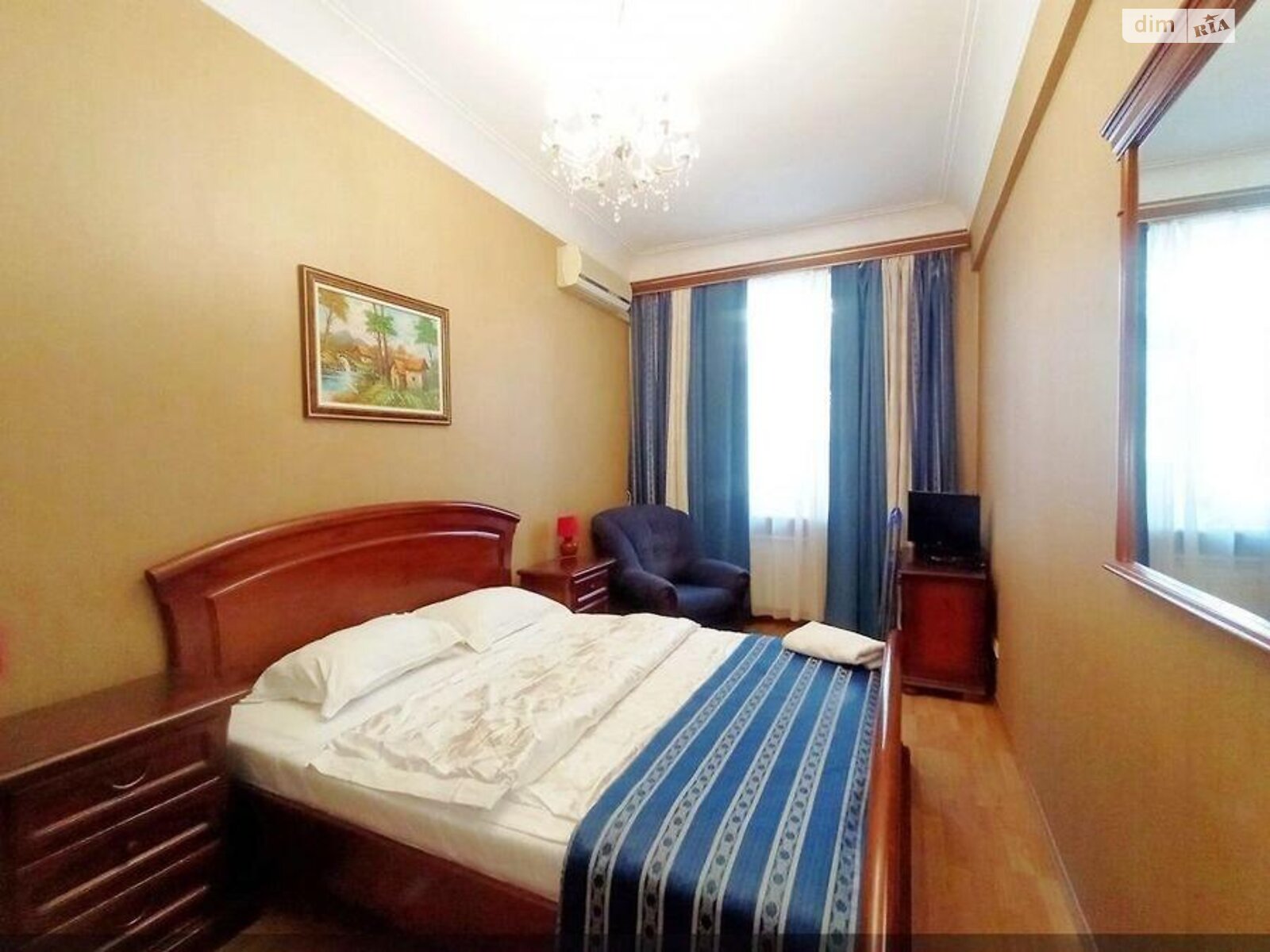 Продажа двухкомнатной квартиры в Киеве, на пер. Никольский 9, район Печерск фото 1 Продажа двухкомнатной квартиры в Киеве, на пер. Никольский 9, район Печерск фото 1