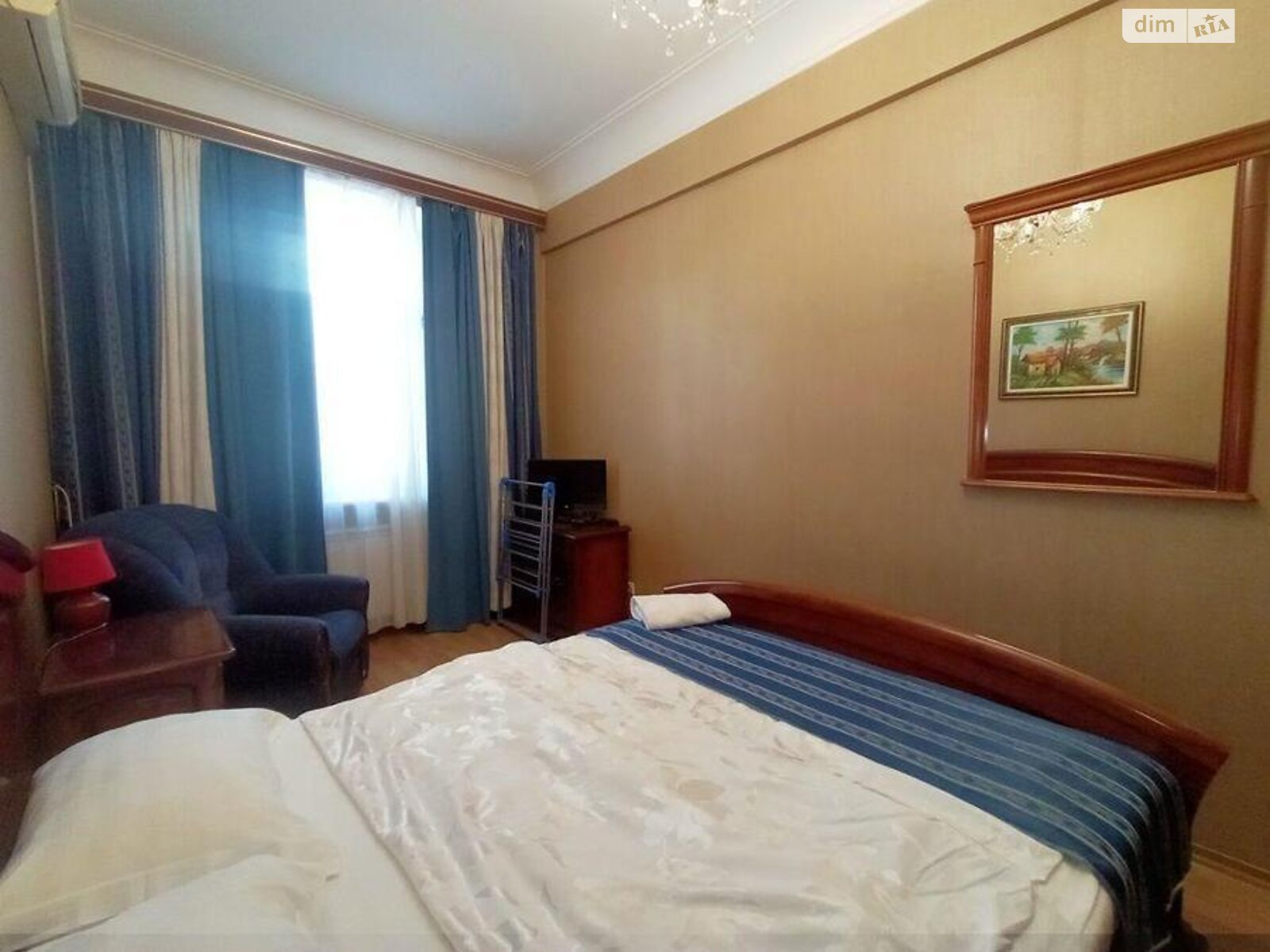 Продажа двухкомнатной квартиры в Киеве, на пер. Никольский 9, район Печерск фото 1 Продажа двухкомнатной квартиры в Киеве, на пер. Никольский 9, район Печерск фото 1