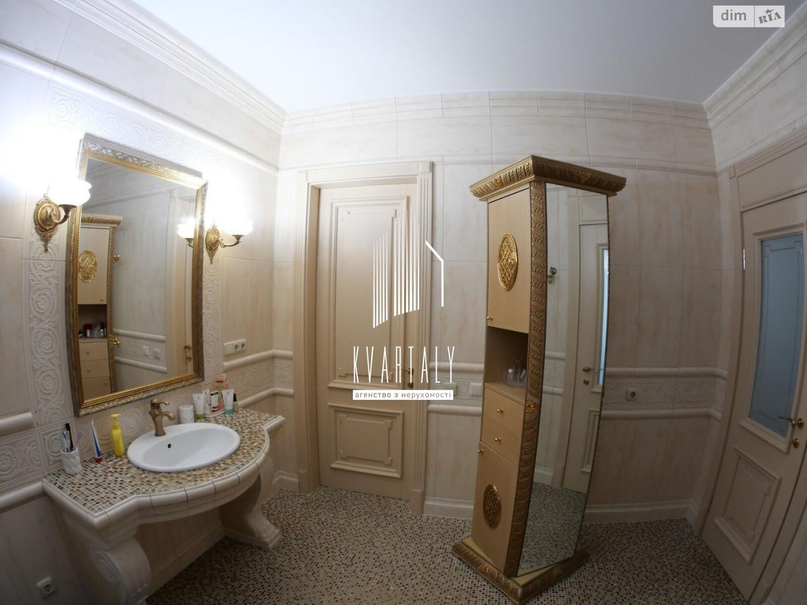 Продажа семикомнатной квартиры в Киеве, на ул. Панаса Мирного 12, район Печерск фото 1 Продажа семикомнатной квартиры в Киеве, на ул. Панаса Мирного 12, район Печерск фото 1