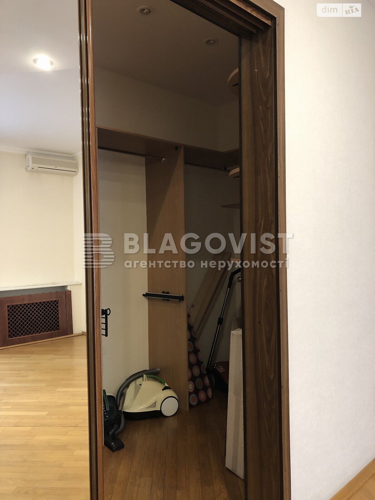 Продаж трикімнатної квартири в Києві, на вул. Панаса Мирного 10, район Печерськ фото 1 Продаж трикімнатної квартири в Києві, на вул. Панаса Мирного 10, район Печерськ фото 1