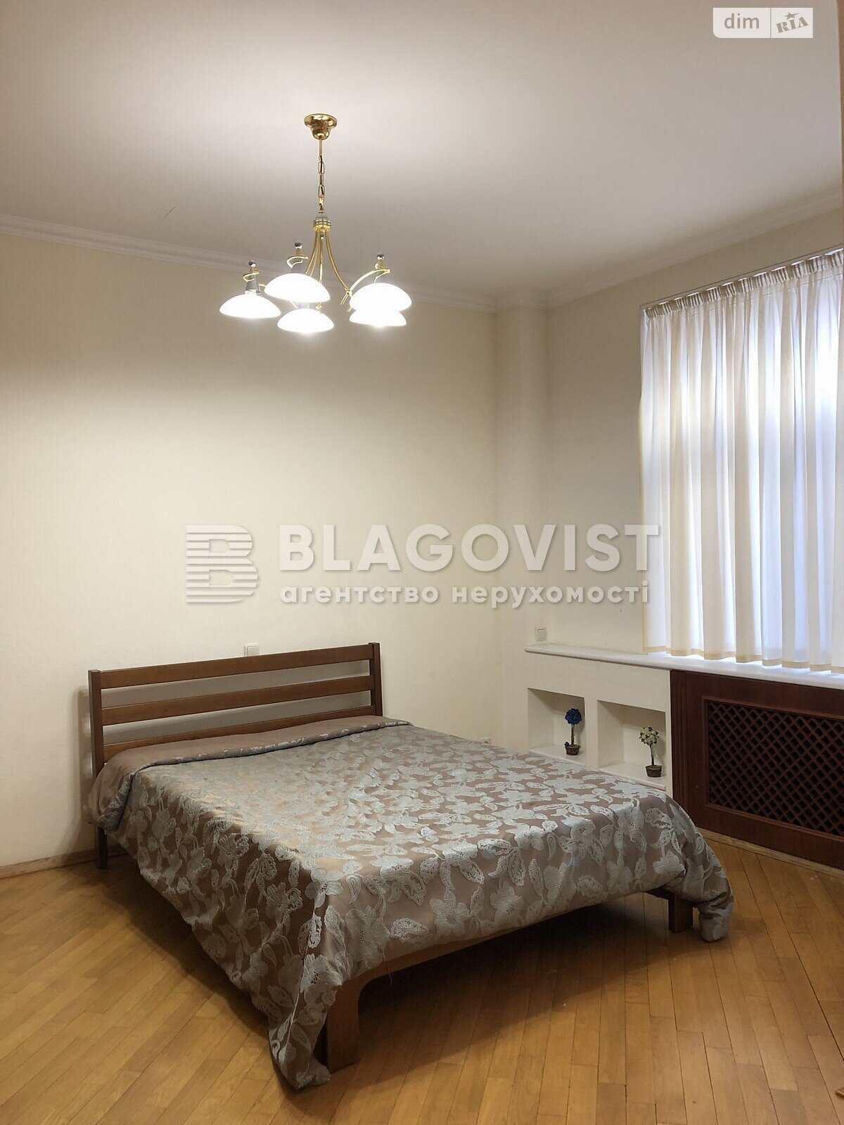 Продаж трикімнатної квартири в Києві, на вул. Панаса Мирного 10, район Печерськ фото 1 Продаж трикімнатної квартири в Києві, на вул. Панаса Мирного 10, район Печерськ фото 1