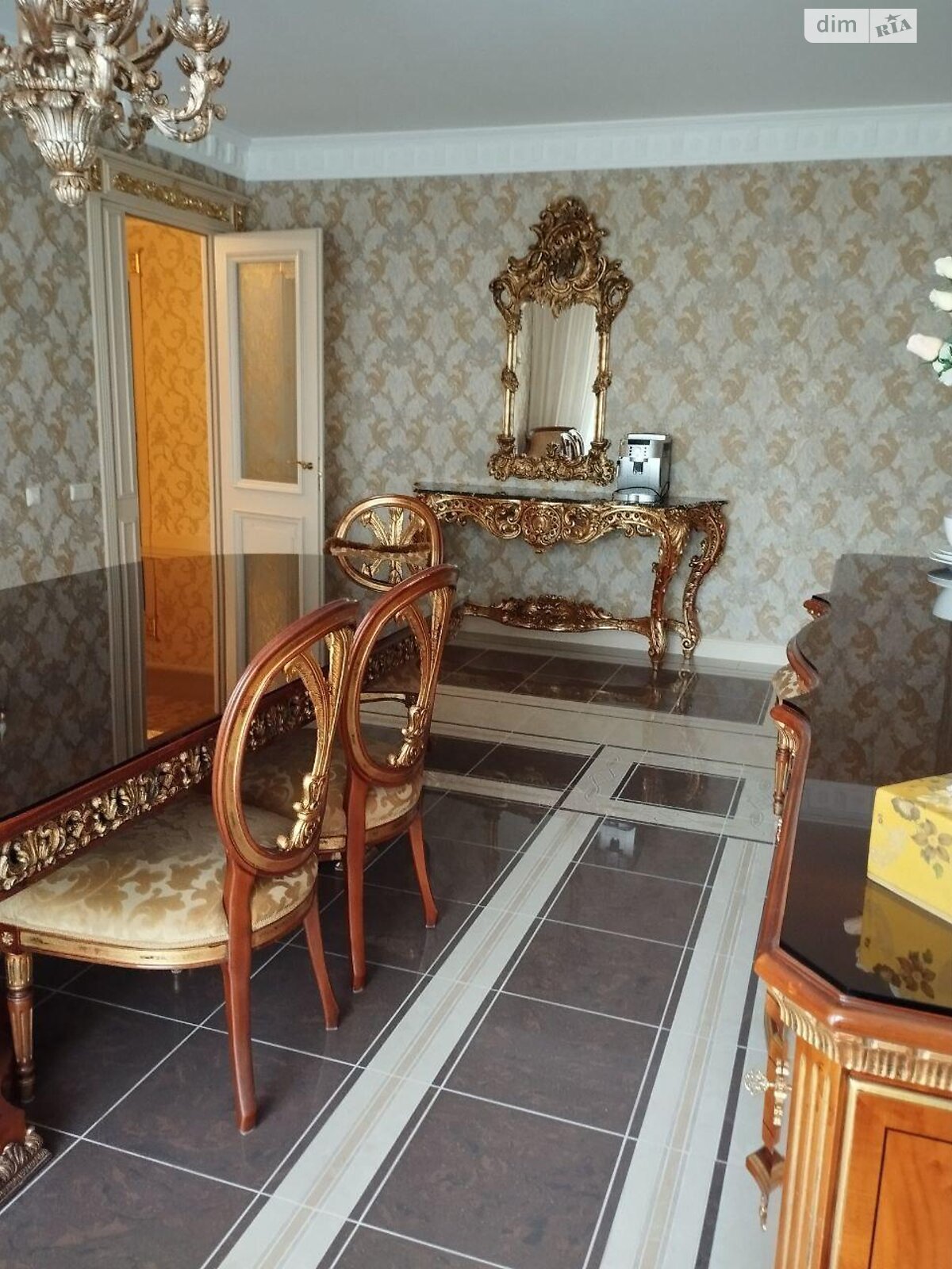 Продажа семикомнатной квартиры в Киеве, на ул. Панаса Мирного 12, район Печерск фото 1 Продажа семикомнатной квартиры в Киеве, на ул. Панаса Мирного 12, район Печерск фото 1
