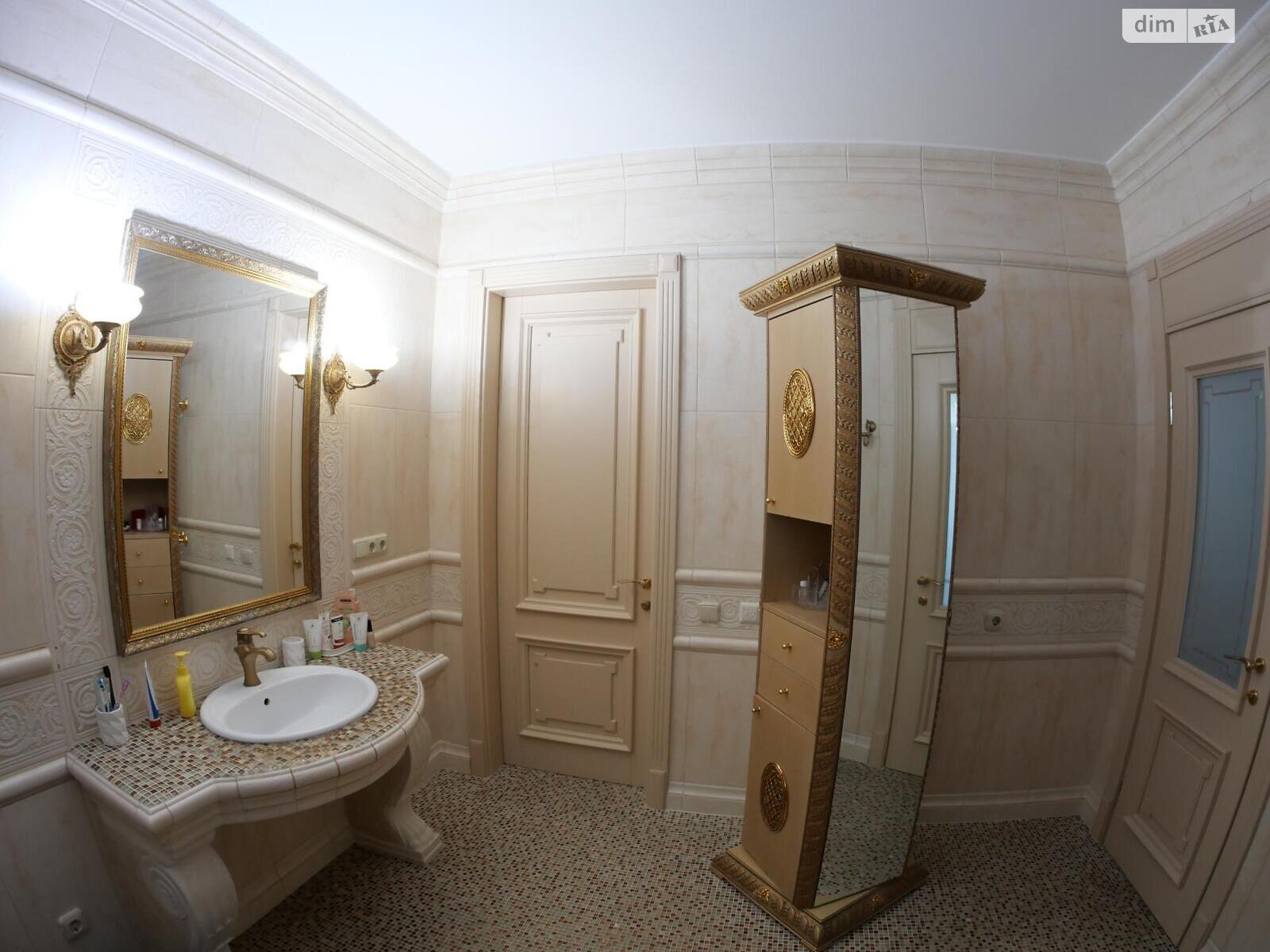 Продажа семикомнатной квартиры в Киеве, на ул. Панаса Мирного 12, район Печерск фото 1 Продажа семикомнатной квартиры в Киеве, на ул. Панаса Мирного 12, район Печерск фото 1