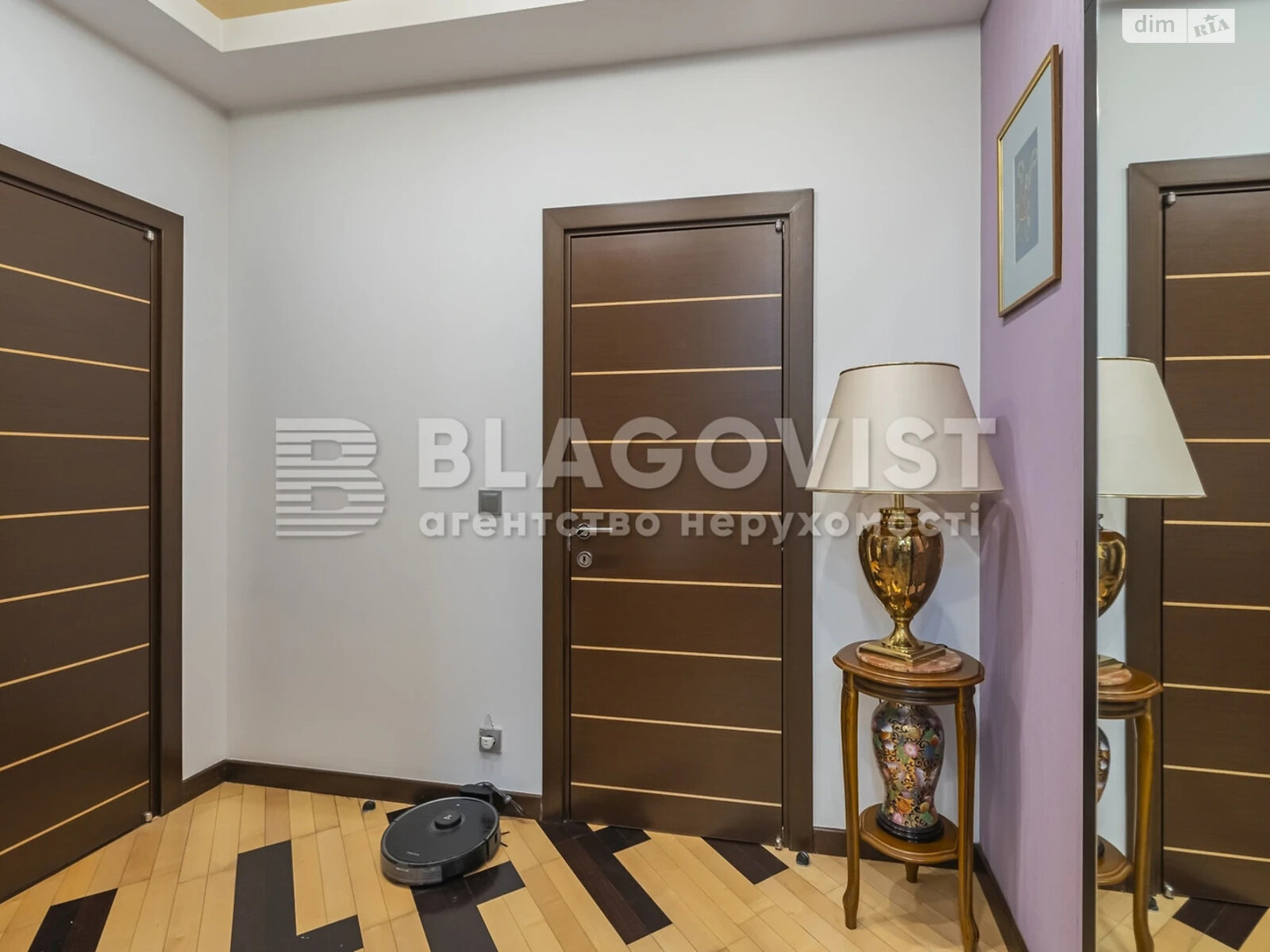 Продажа трехкомнатной квартиры в Киеве, на ул. Панаса Мирного 10, район Печерск фото 1 Продажа трехкомнатной квартиры в Киеве, на ул. Панаса Мирного 10, район Печерск фото 1