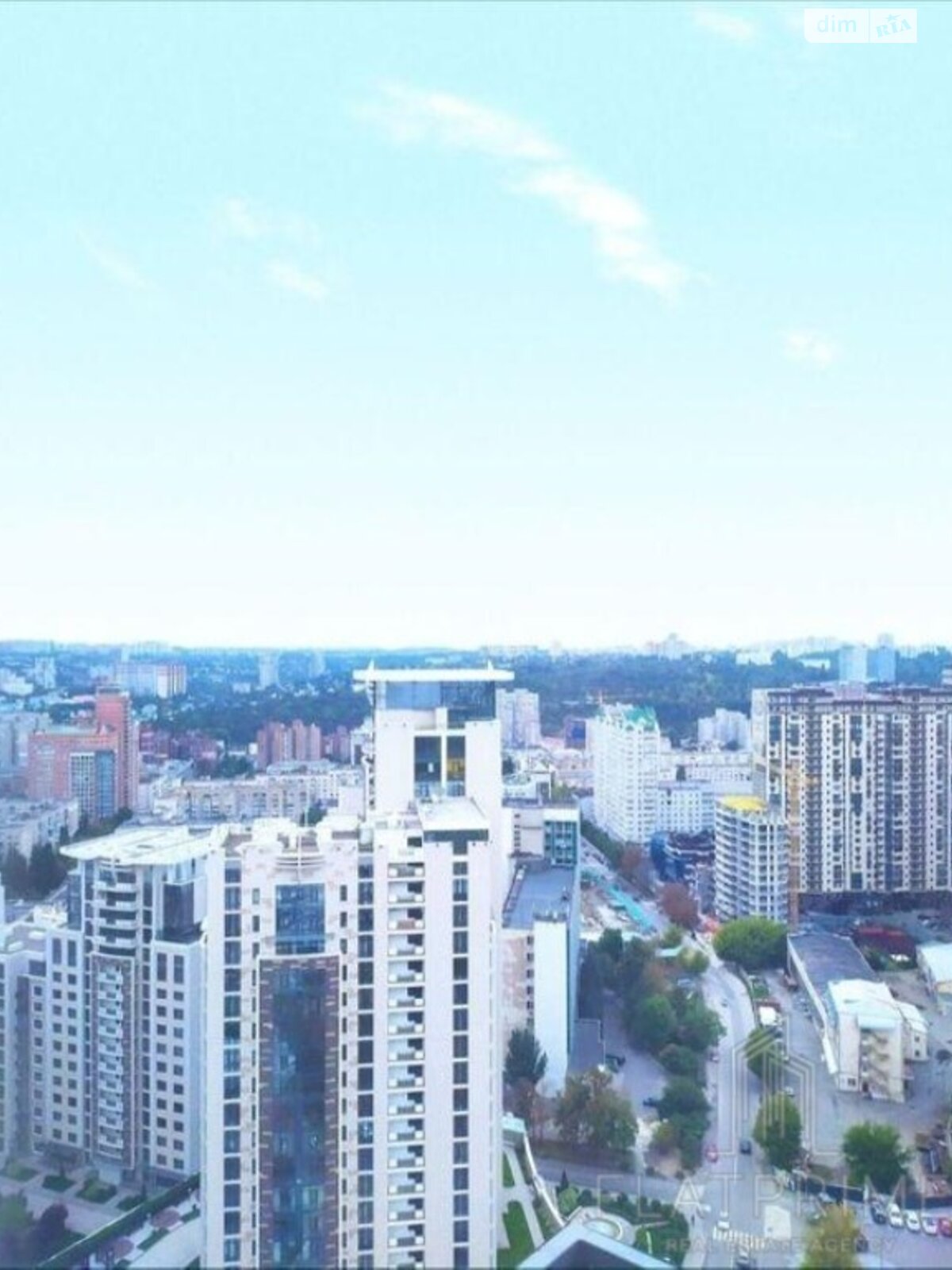 Продажа трехкомнатной квартиры в Киеве, на ул. Иоанна Павла II 11, район Печерск фото 1