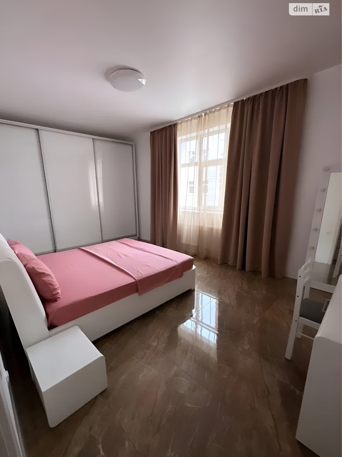 Продажа трехкомнатной квартиры в Киеве, на ул. Саперное Поле 12, район Печерск фото 1 Продажа трехкомнатной квартиры в Киеве, на ул. Саперное Поле 12, район Печерск фото 1