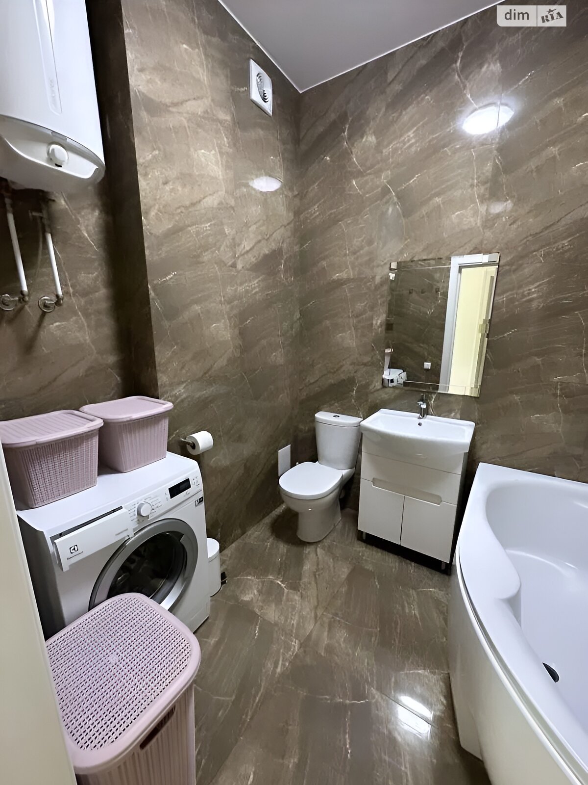 Продажа трехкомнатной квартиры в Киеве, на ул. Саперное Поле 12, район Печерск фото 1 Продажа трехкомнатной квартиры в Киеве, на ул. Саперное Поле 12, район Печерск фото 1