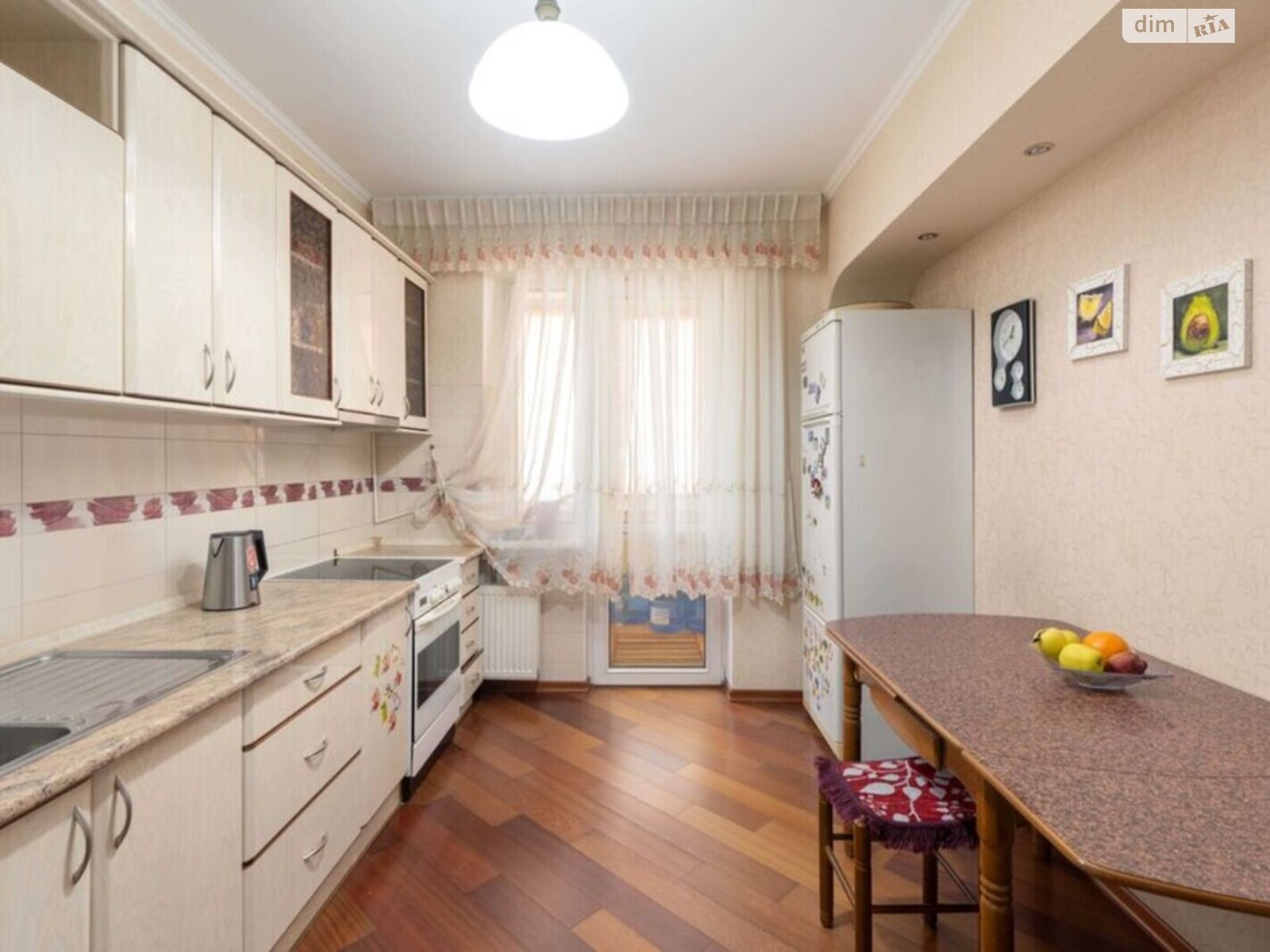 Продажа трехкомнатной квартиры в Киеве, на ул. Старонаводницкая 8А, район Печерск фото 1 Продажа трехкомнатной квартиры в Киеве, на ул. Старонаводницкая 8А, район Печерск фото 1