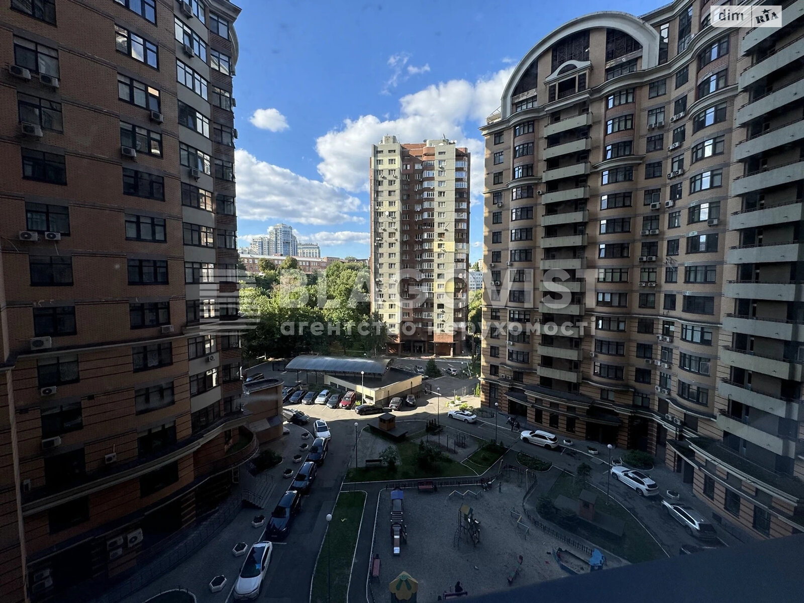 Продажа трехкомнатной квартиры в Киеве, на ул. Старонаводницкая 6Б, район Печерск фото 1 Продажа трехкомнатной квартиры в Киеве, на ул. Старонаводницкая 6Б, район Печерск фото 1