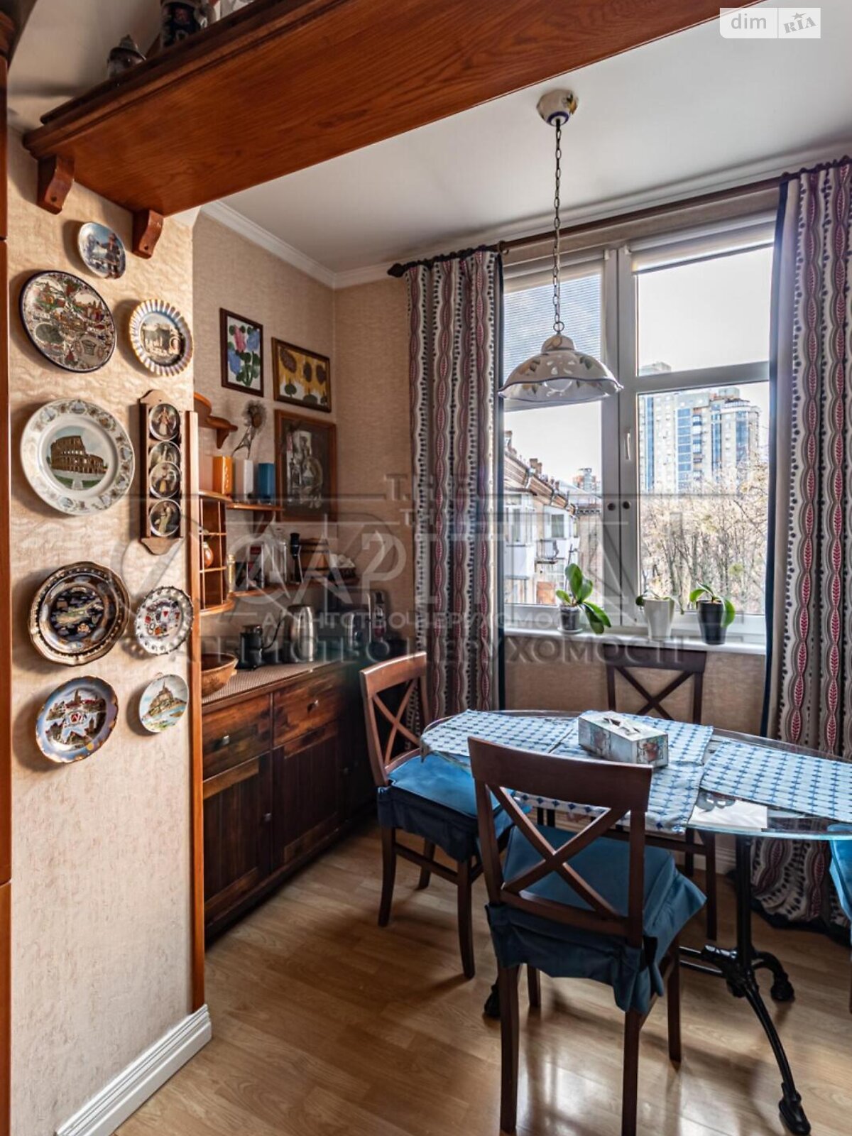 Продажа трехкомнатной квартиры в Киеве, на ул. Цитадельная 6, район Печерск фото 1 Продажа трехкомнатной квартиры в Киеве, на ул. Цитадельная 6, район Печерск фото 1