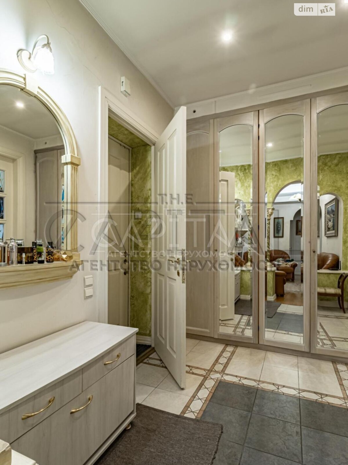 Продажа трехкомнатной квартиры в Киеве, на ул. Цитадельная 6, район Печерск фото 1 Продажа трехкомнатной квартиры в Киеве, на ул. Цитадельная 6, район Печерск фото 1