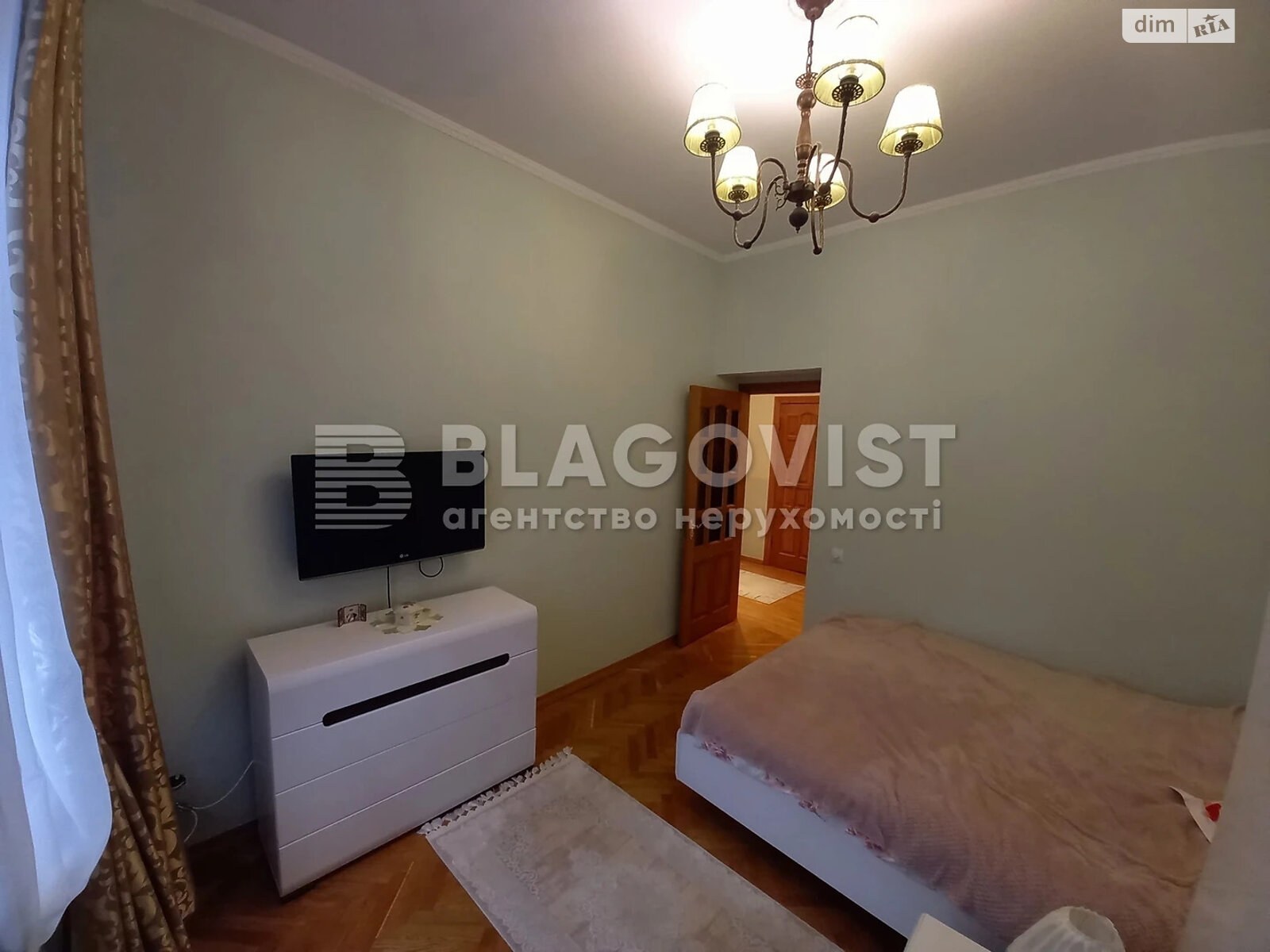 Продаж трикімнатної квартири в Києві, на вул. Цитадельна 6/8, район Печерськ фото 1 Продаж трикімнатної квартири в Києві, на вул. Цитадельна 6/8, район Печерськ фото 1