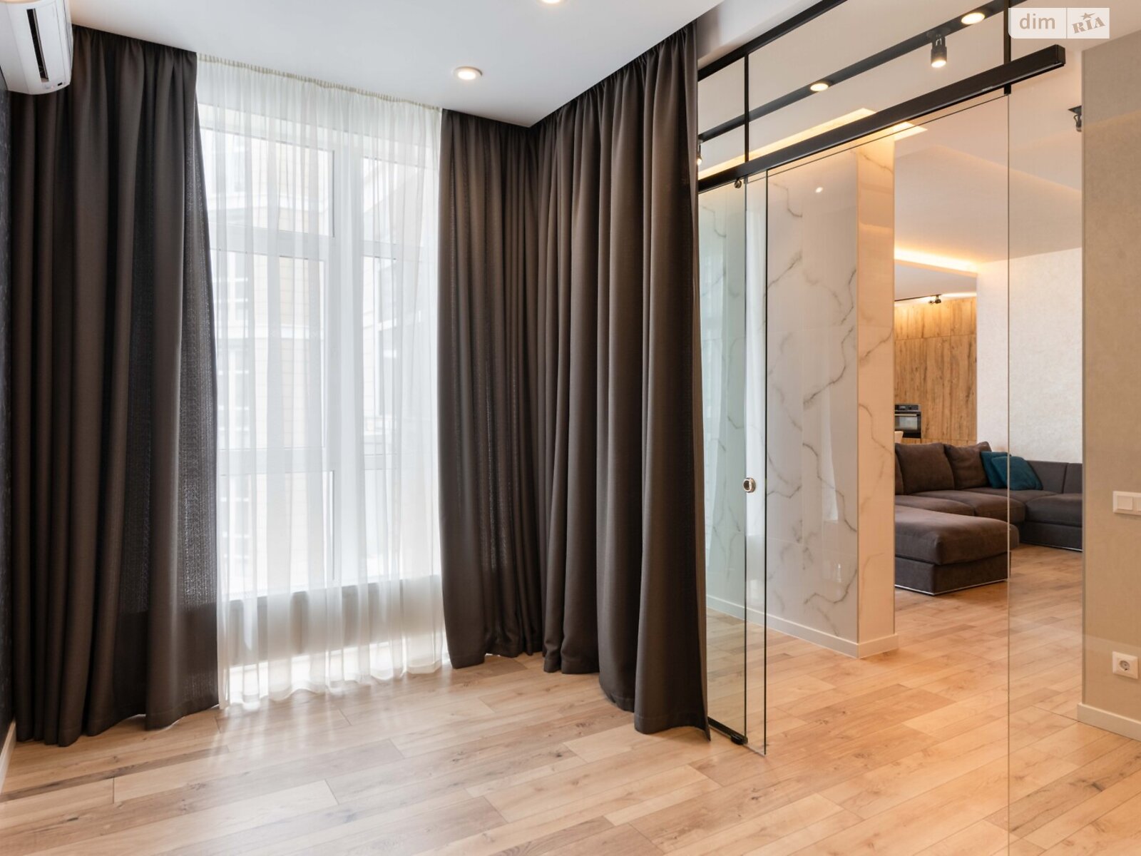 Продаж чотирикімнатної квартири в Києві, на вул. Василя Тютюнника 53, район Печерськ фото 1 Продаж чотирикімнатної квартири в Києві, на вул. Василя Тютюнника 53, район Печерськ фото 1