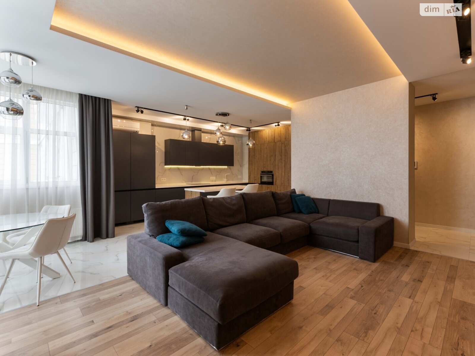 Продаж чотирикімнатної квартири в Києві, на вул. Василя Тютюнника 53, район Печерськ фото 1 Продаж чотирикімнатної квартири в Києві, на вул. Василя Тютюнника 53, район Печерськ фото 1