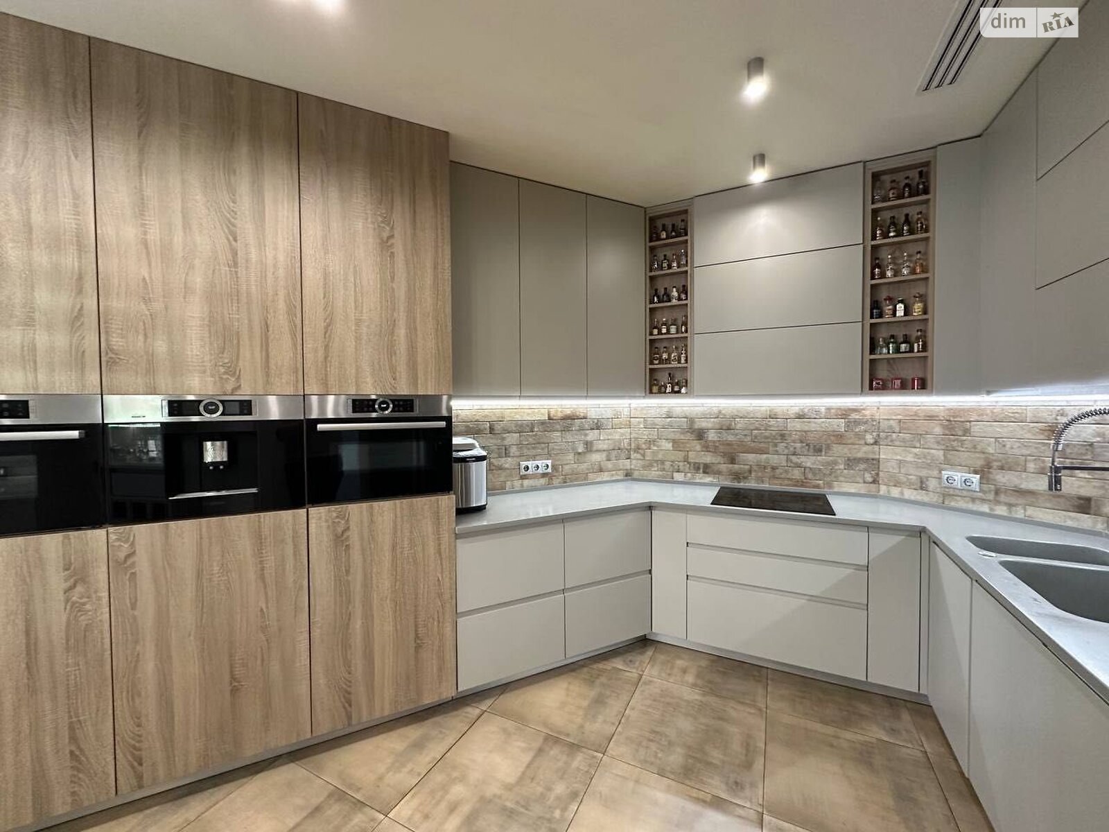 Продажа трехкомнатной квартиры в Киеве, на пер. Академика Филатова 2/1, район Печерский фото 1