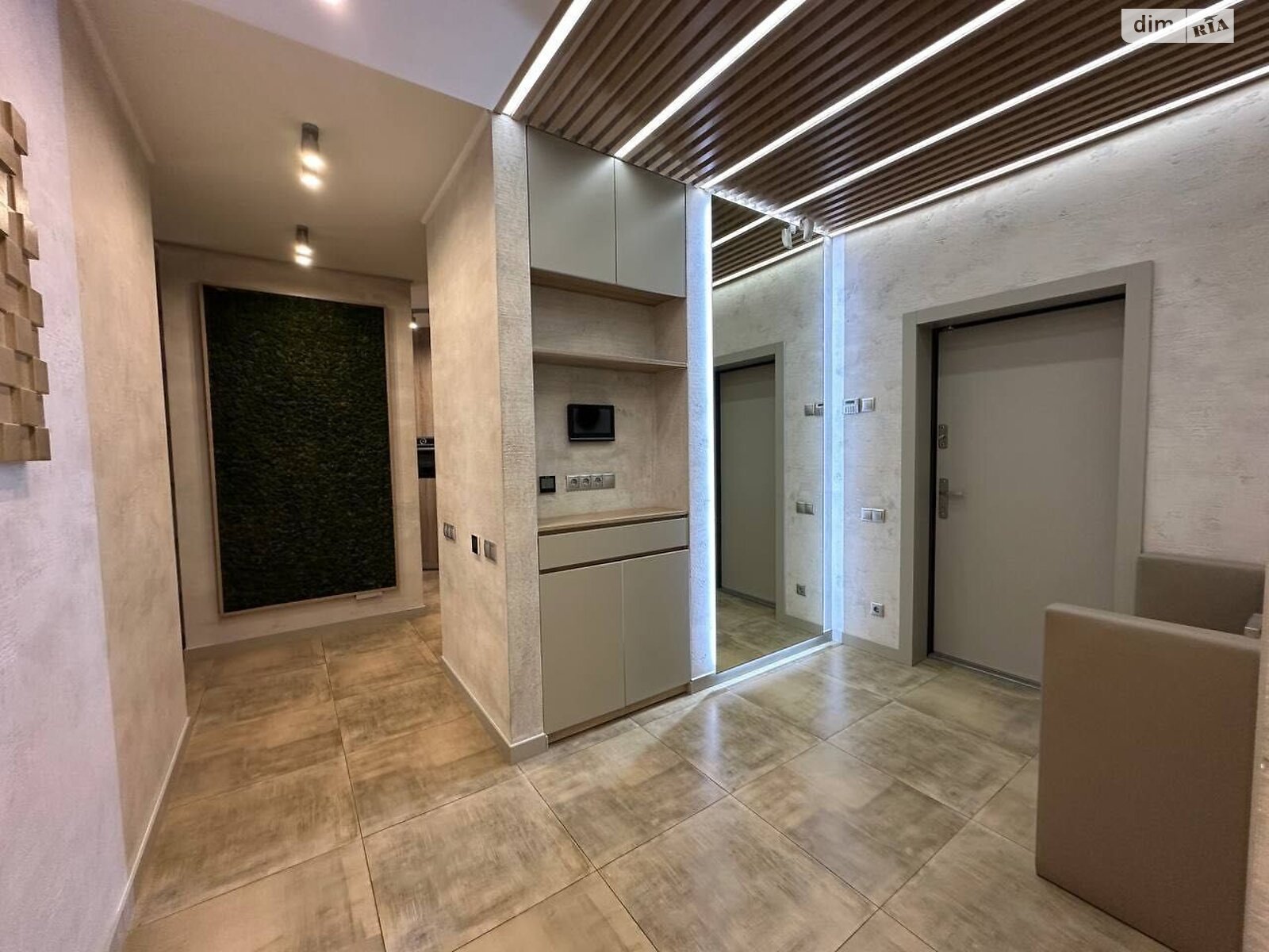 Продажа трехкомнатной квартиры в Киеве, на пер. Академика Филатова 2/1, район Печерский фото 1