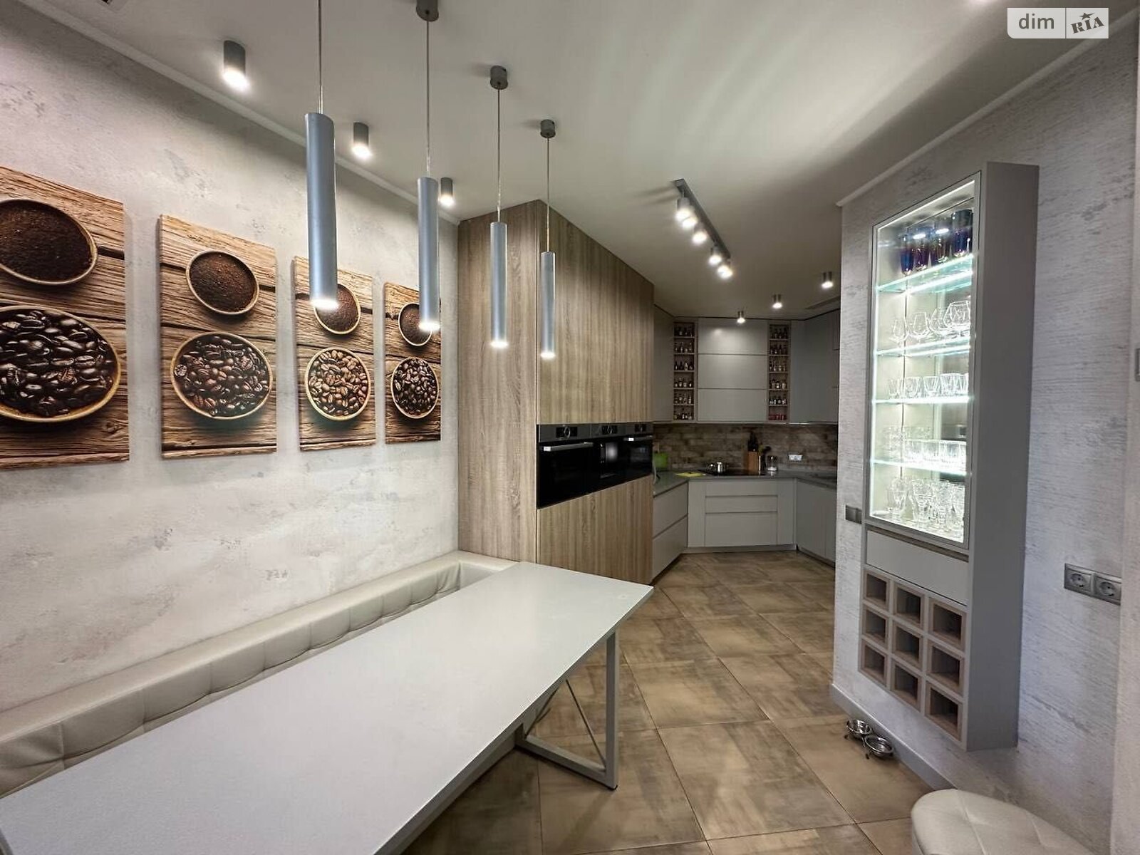 Продажа трехкомнатной квартиры в Киеве, на пер. Академика Филатова 2/1, район Печерский фото 1