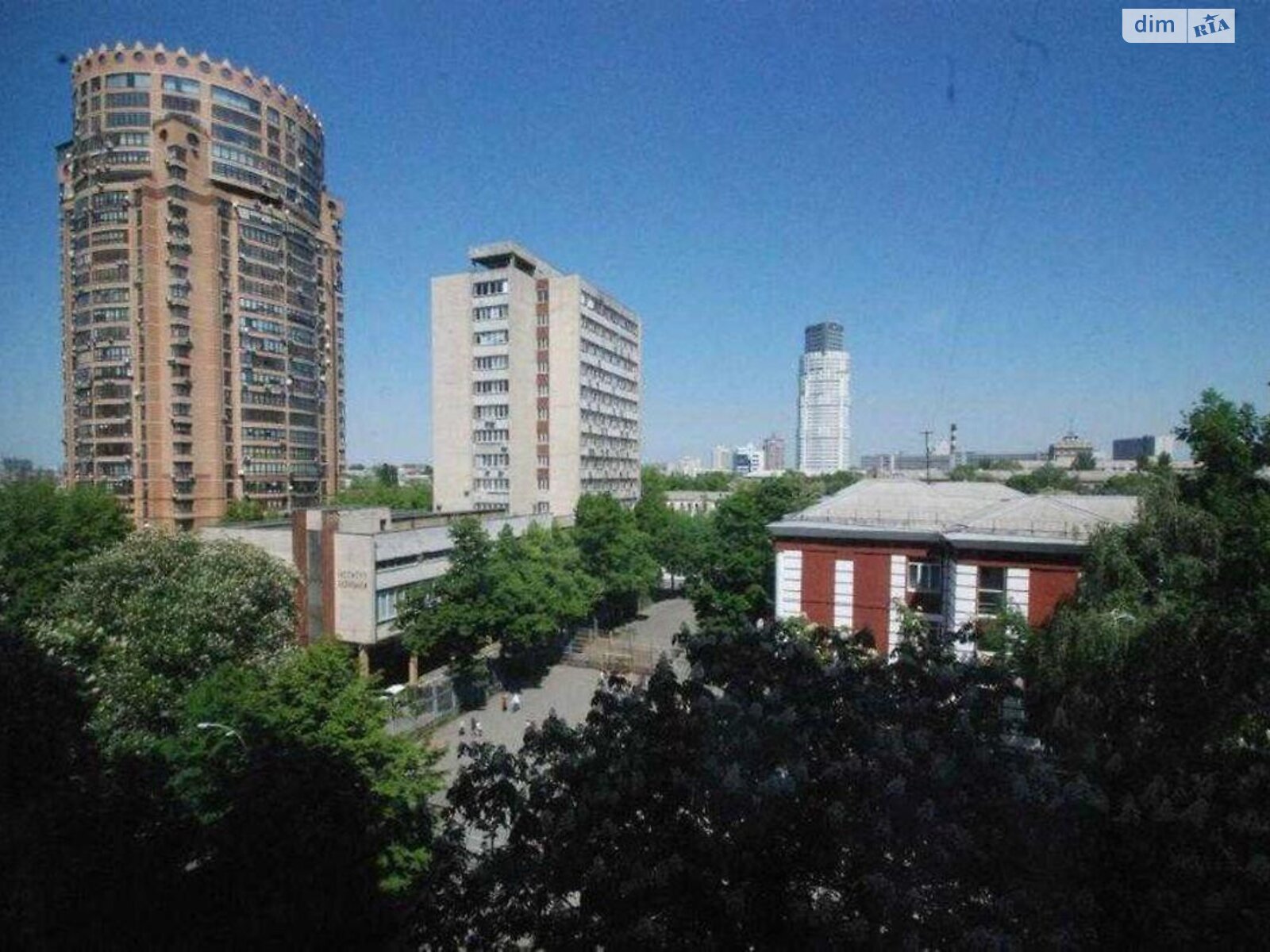 Продажа трехкомнатной квартиры в Киеве, на ул. Панаса Мирного 11, район Печерский фото 1