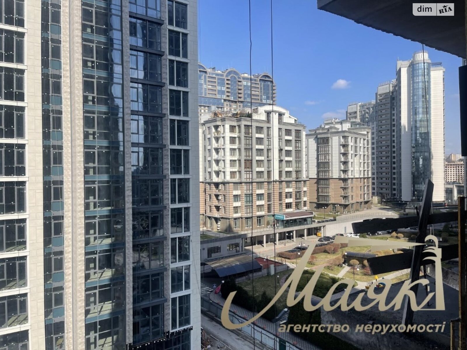Продаж трикімнатної квартири в Києві, на вул. Андрія Верхогляда 7, район Печерський фото 1 Продаж трикімнатної квартири в Києві, на вул. Андрія Верхогляда 7, район Печерський фото 1