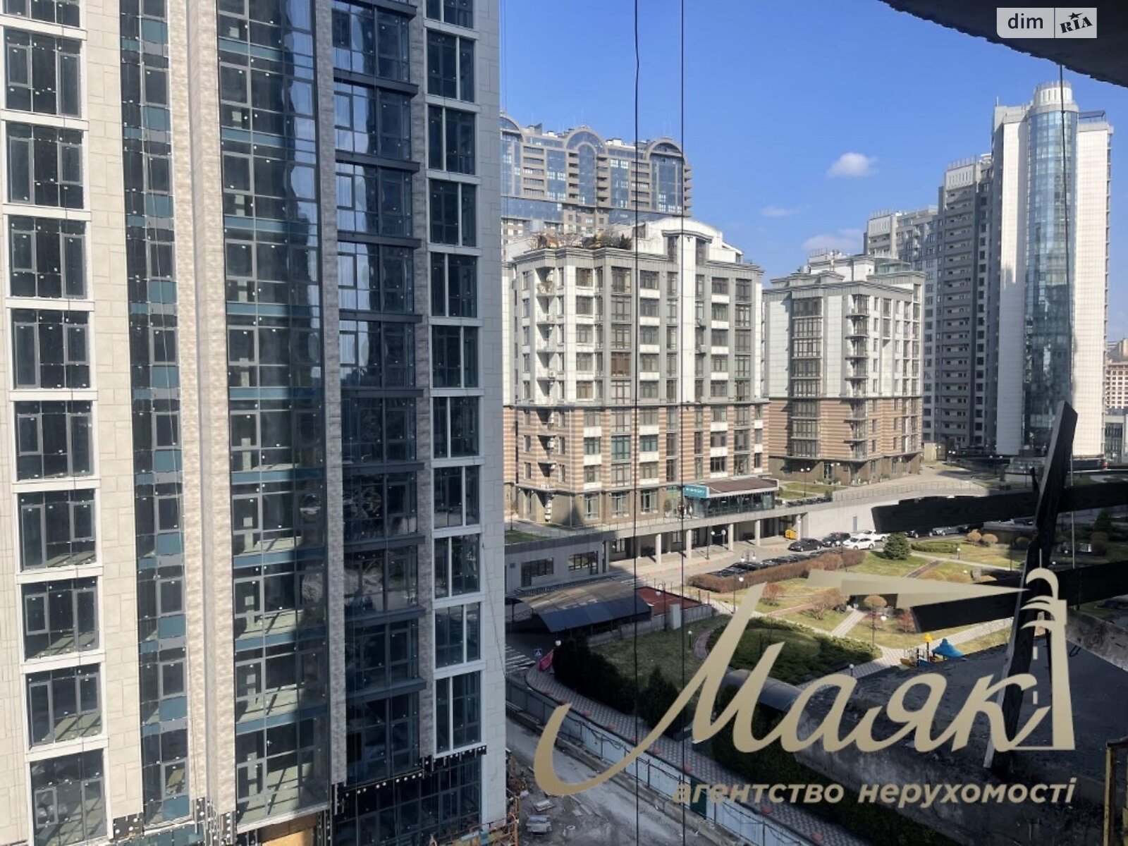 Продаж трикімнатної квартири в Києві, на вул. Андрія Верхогляда 7, район Печерський фото 1 Продаж трикімнатної квартири в Києві, на вул. Андрія Верхогляда 7, район Печерський фото 1