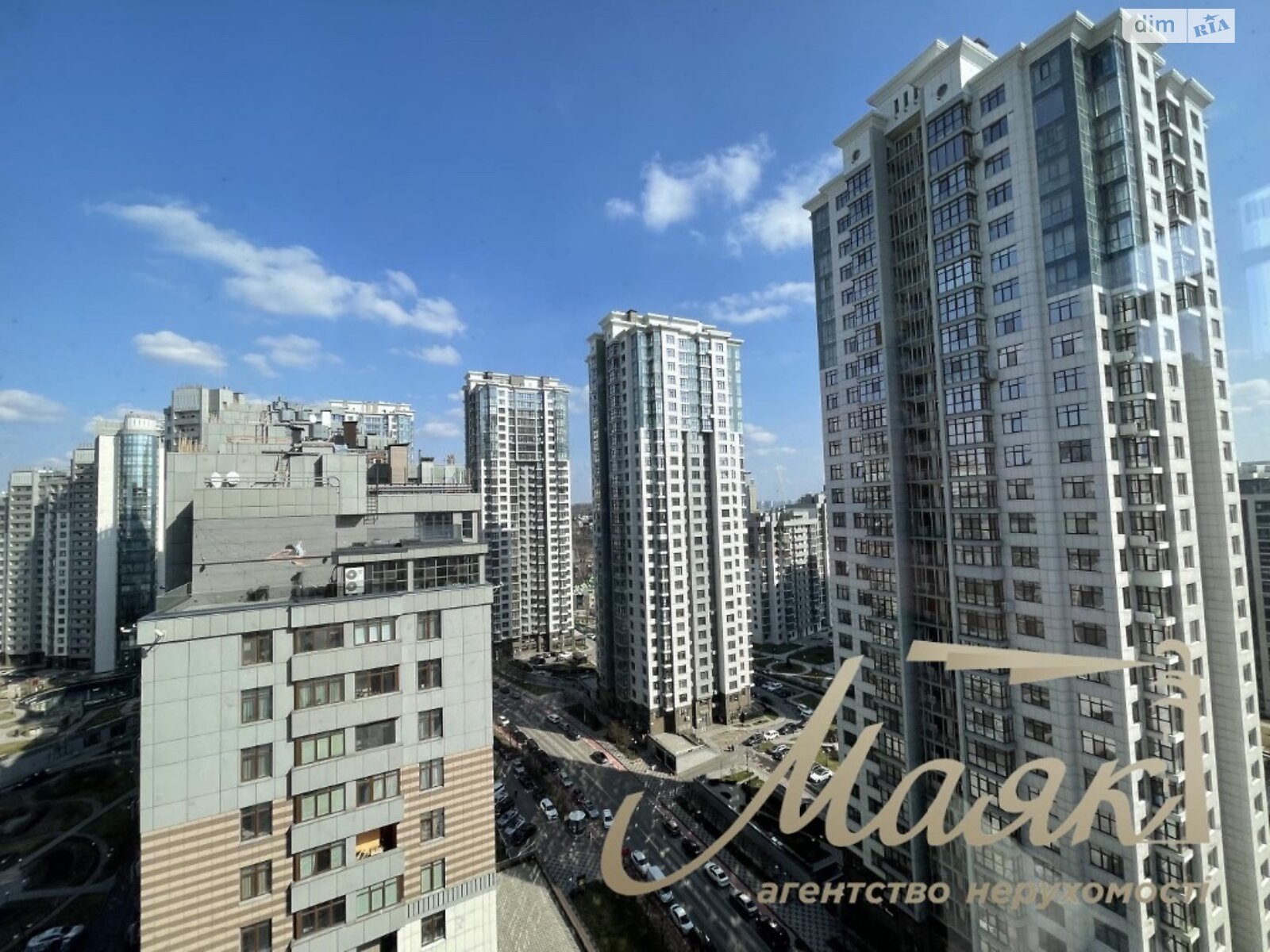 Продаж трикімнатної квартири в Києві, на вул. Андрія Верхогляда 7, район Печерський фото 1 Продаж трикімнатної квартири в Києві, на вул. Андрія Верхогляда 7, район Печерський фото 1