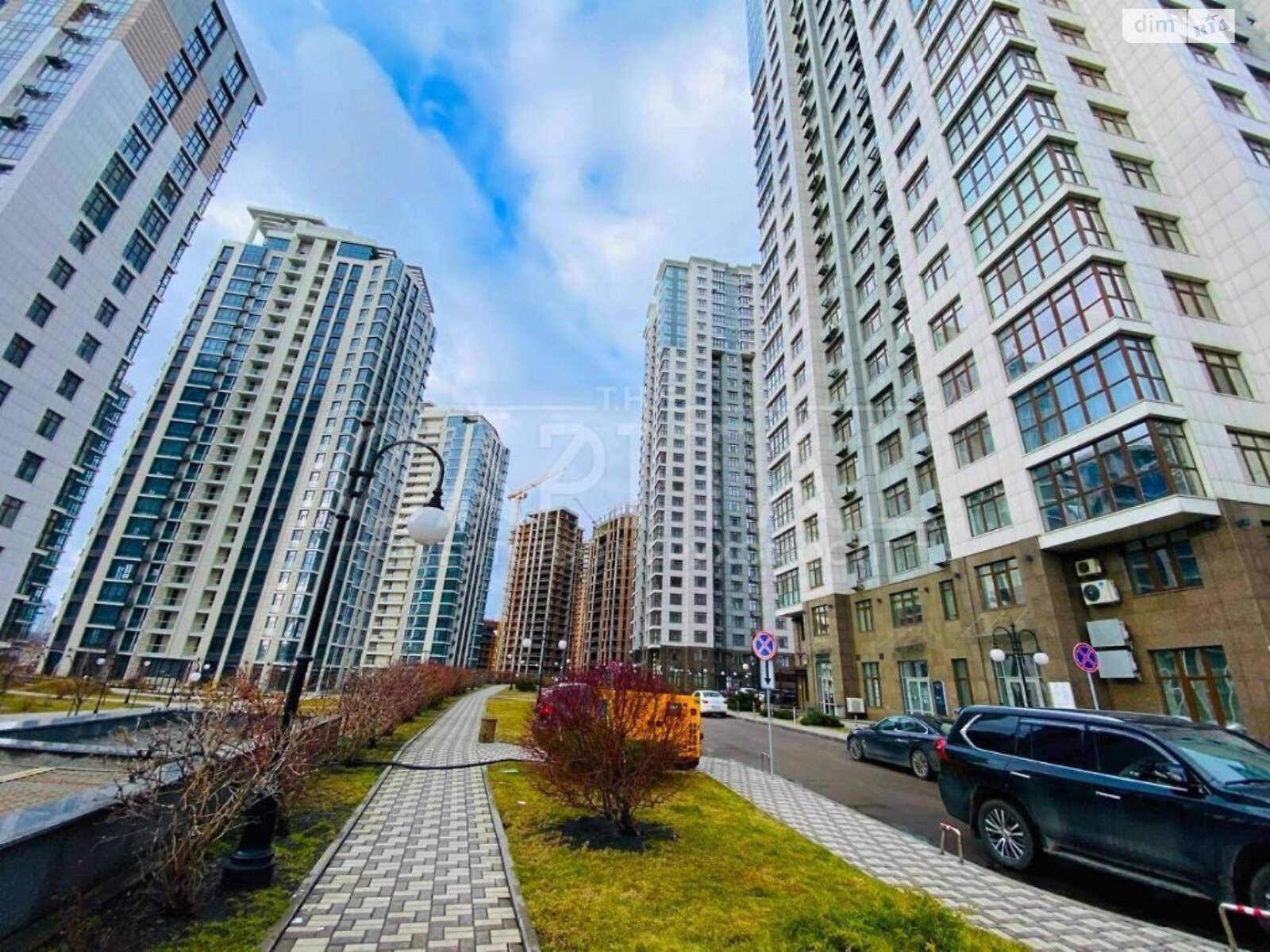 Продаж п`ятикімнатної квартири в Києві, на вул. Андрія Верхогляда, район Печерський фото 1 Продаж п`ятикімнатної квартири в Києві, на вул. Андрія Верхогляда, район Печерський фото 1