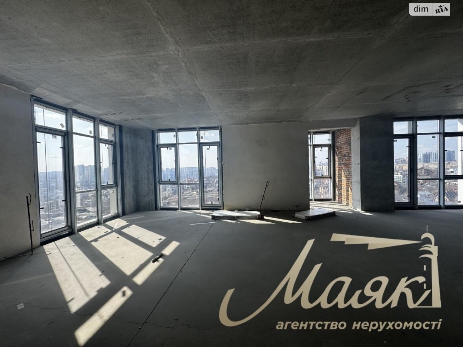Продаж трикімнатної квартири в Києві, на вул. Андрія Верхогляда 1, район Печерський фото 1 Продаж трикімнатної квартири в Києві, на вул. Андрія Верхогляда 1, район Печерський фото 1