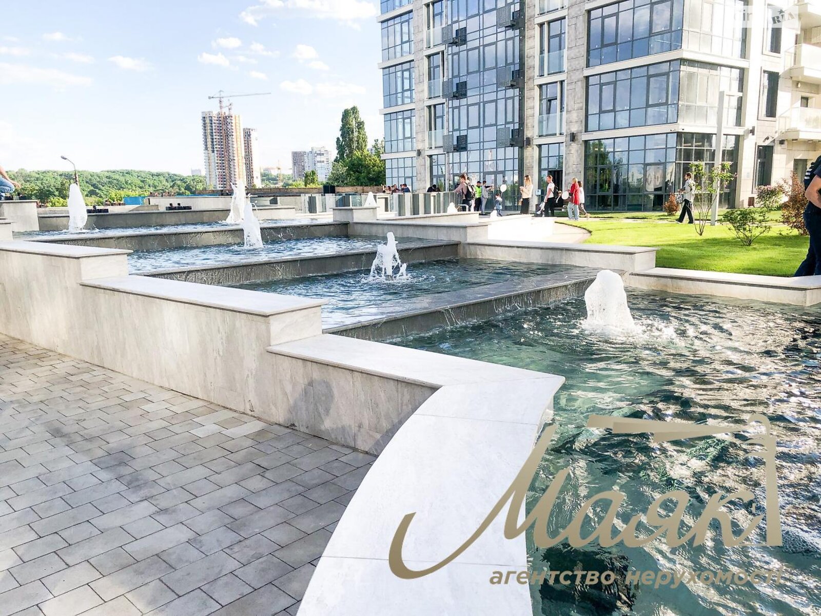 Продаж трикімнатної квартири в Києві, на вул. Андрія Верхогляда 19А, район Печерський фото 1 Продаж трикімнатної квартири в Києві, на вул. Андрія Верхогляда 19А, район Печерський фото 1
