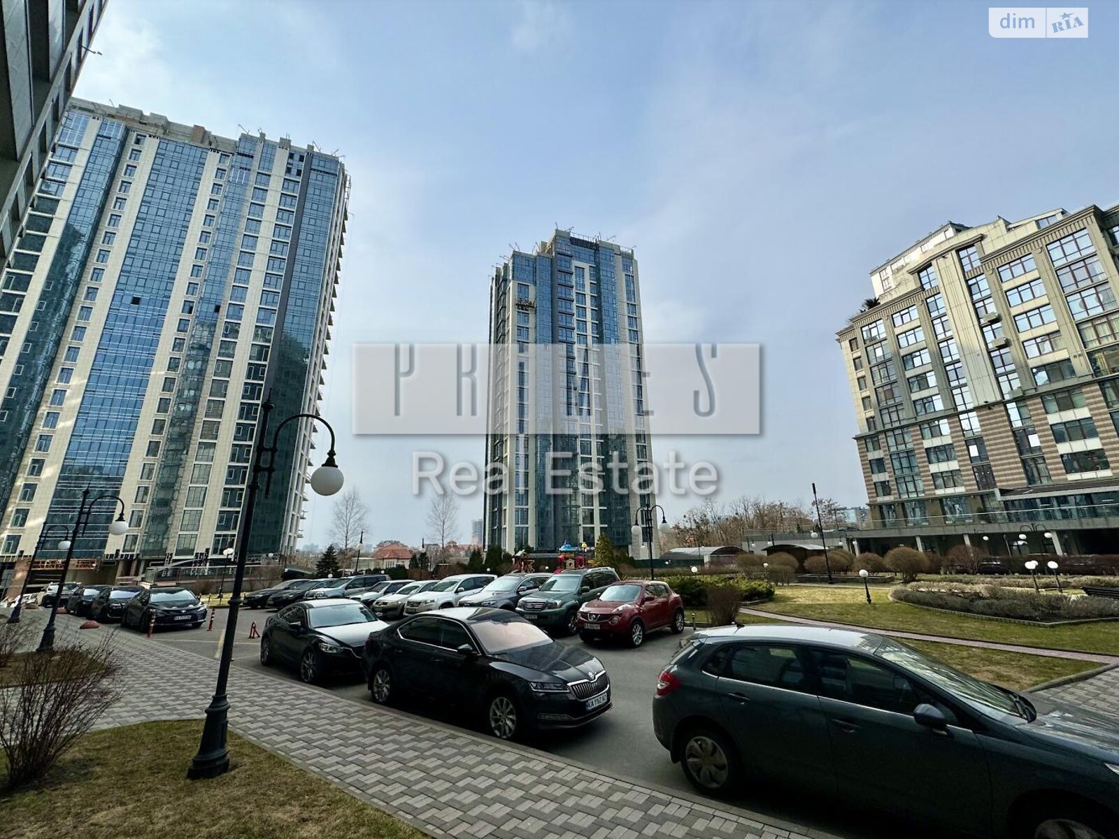 Продажа трехкомнатной квартиры в Киеве, на ул. Андрея Верхогляда, район Печерский фото 1 Продажа трехкомнатной квартиры в Киеве, на ул. Андрея Верхогляда, район Печерский фото 1