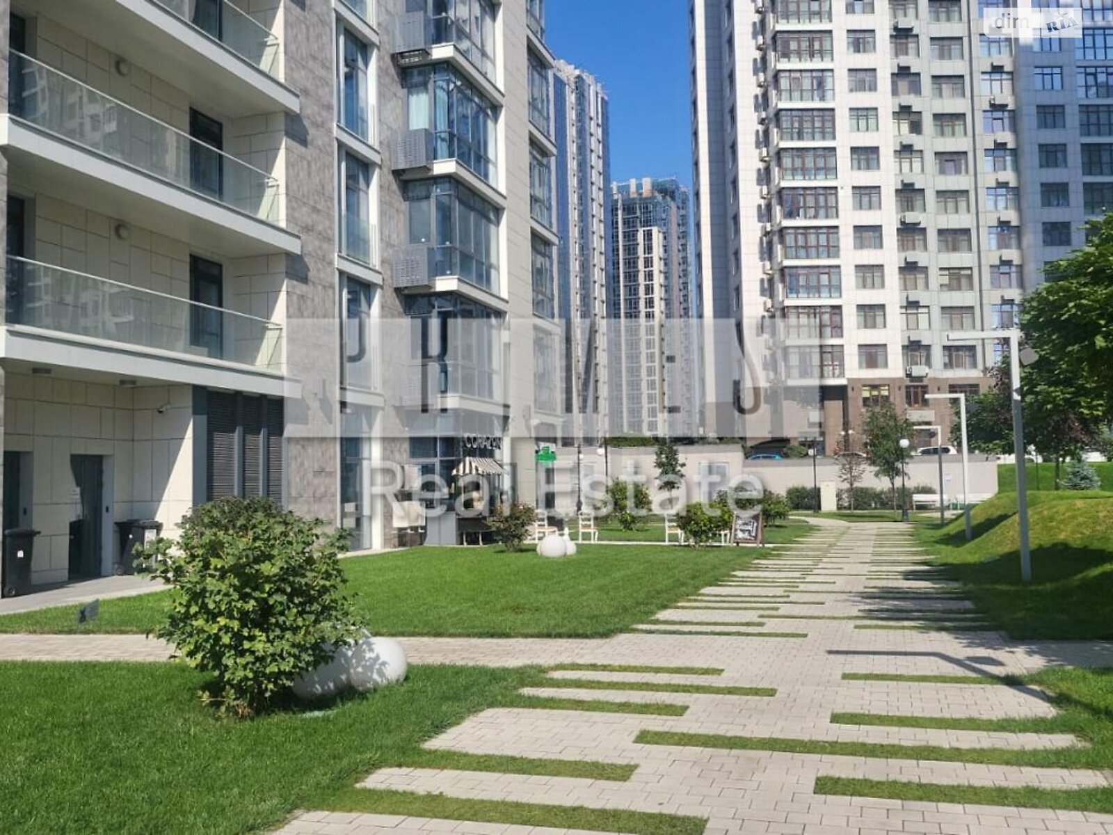 Продажа четырехкомнатной квартиры в Киеве, на ул. Андрея Верхогляда 17Б, район Печерский фото 1 Продажа четырехкомнатной квартиры в Киеве, на ул. Андрея Верхогляда 17Б, район Печерский фото 1