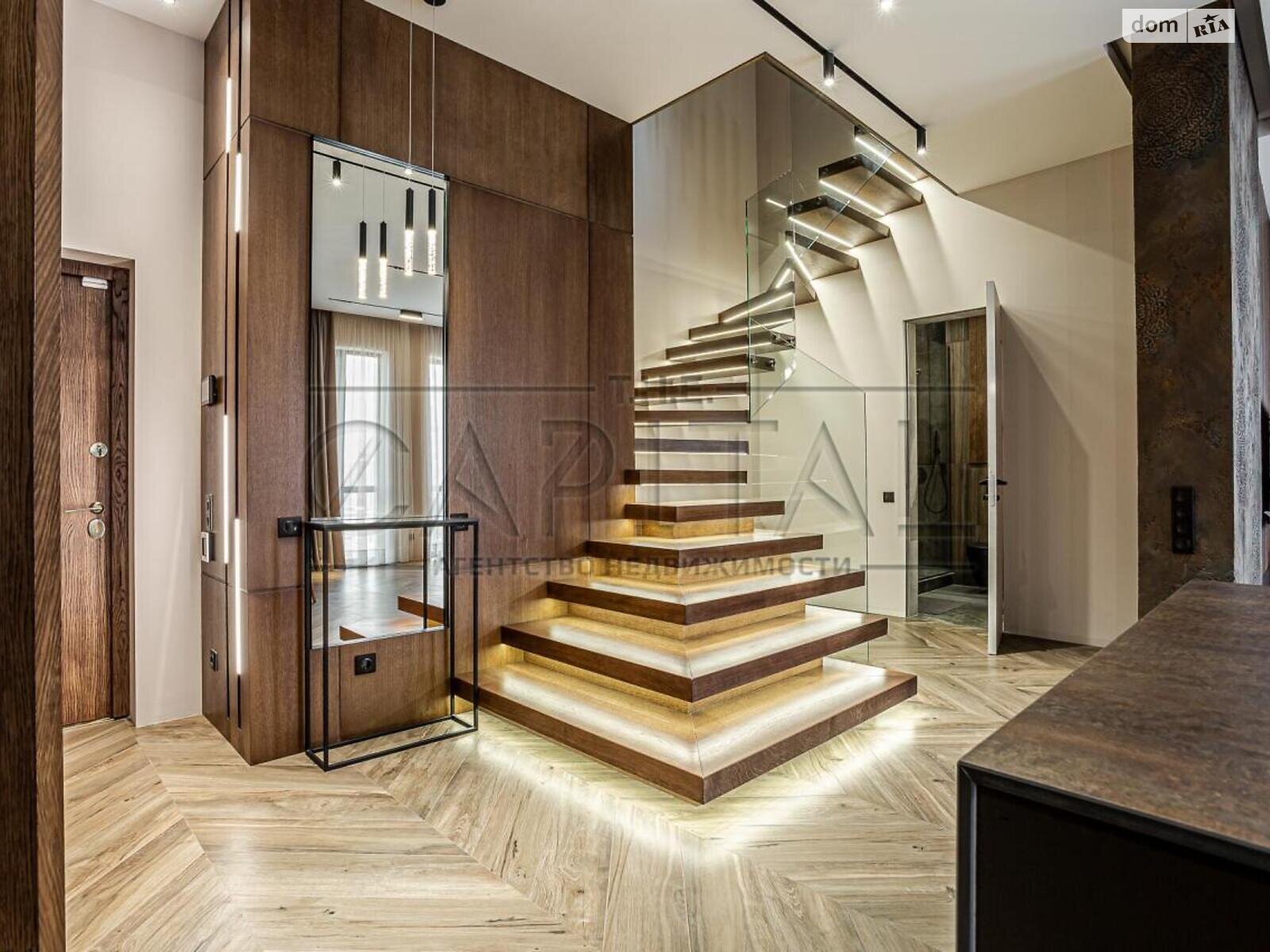 Продажа трехкомнатной квартиры в Киеве, на ул. Антоновича 44, район Печерский фото 1 Продажа трехкомнатной квартиры в Киеве, на ул. Антоновича 44, район Печерский фото 1